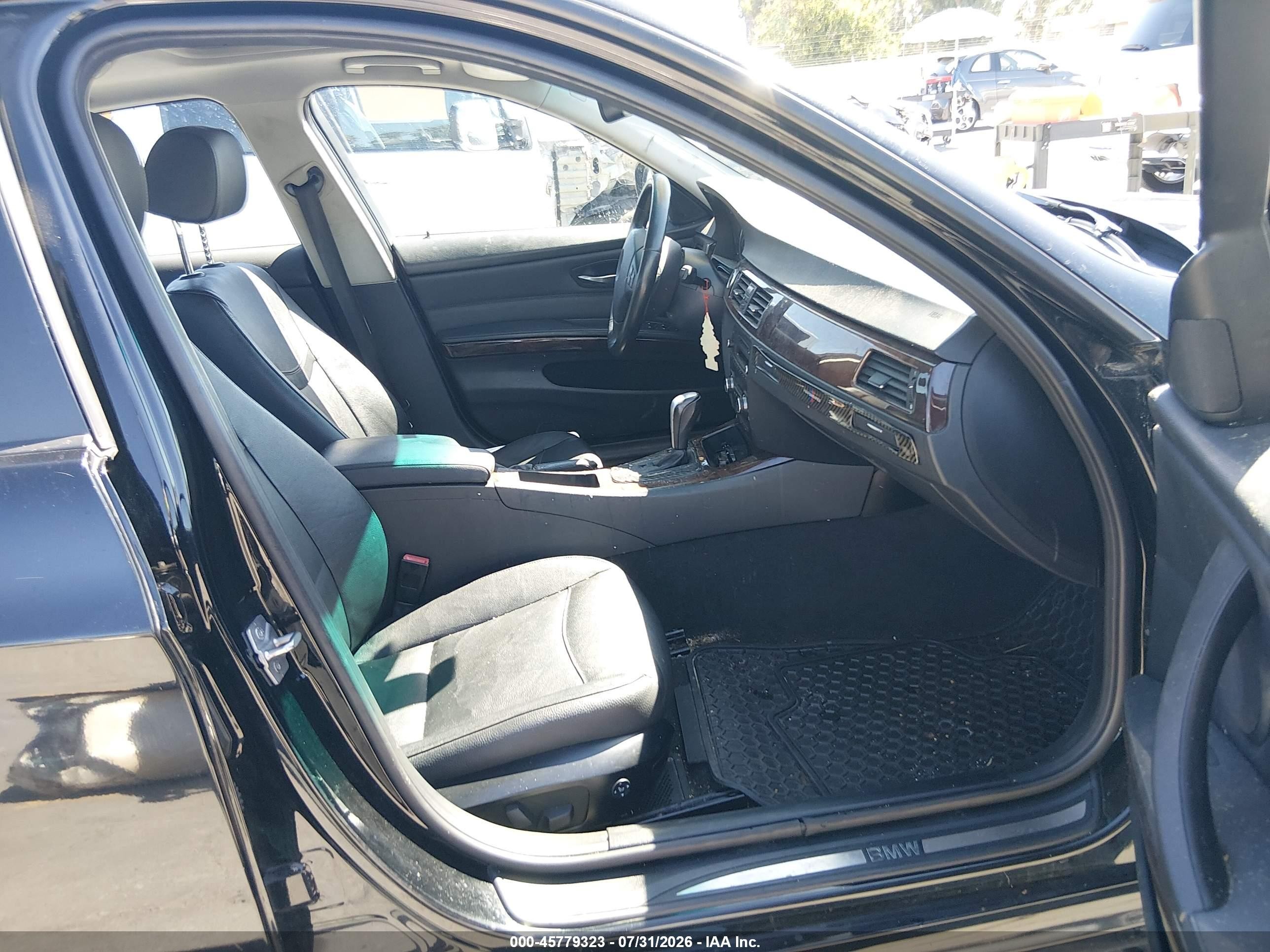 2011 Bmw 328i   Черный vin: WBAPH5C53BA444544