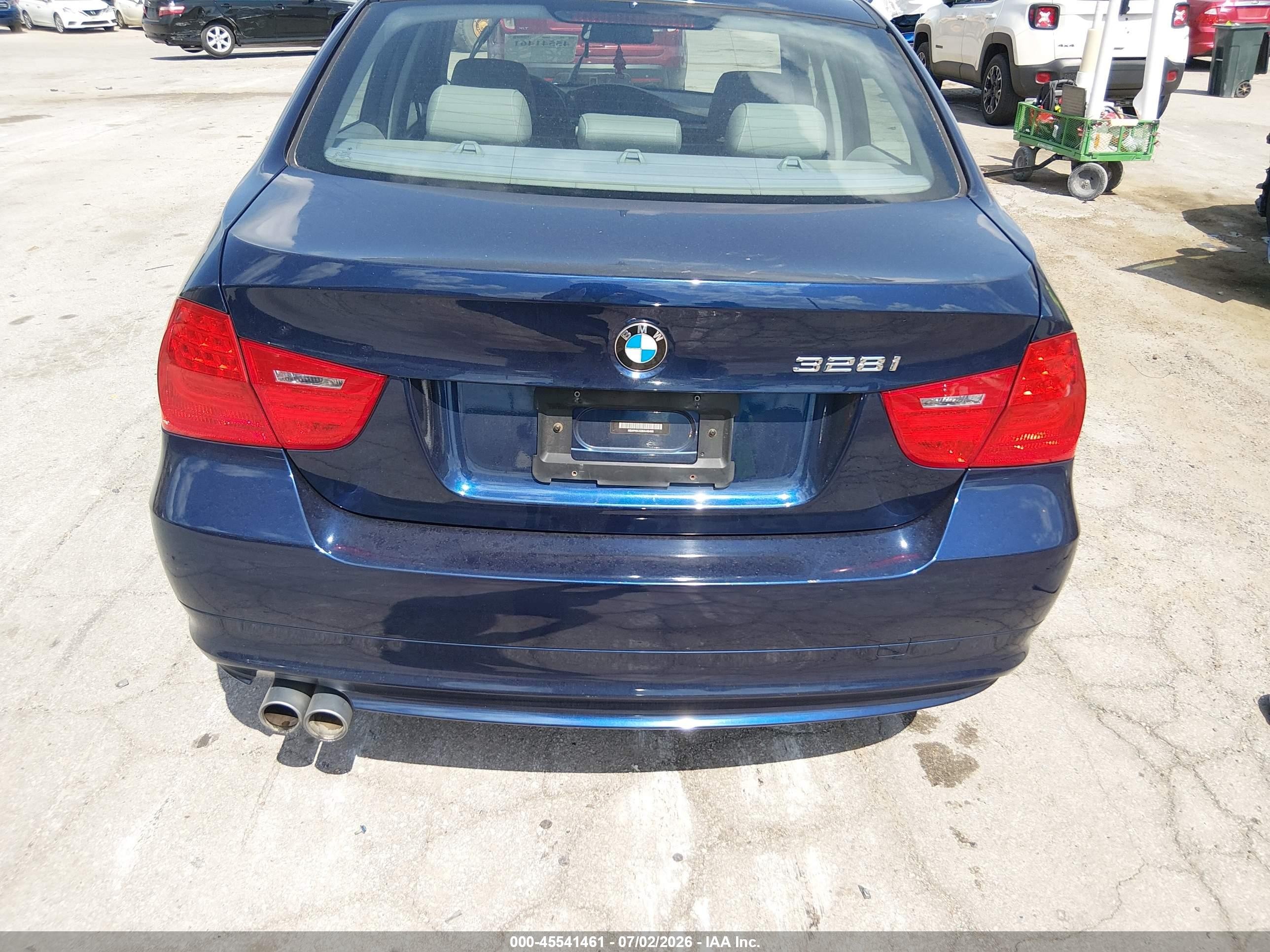 2011 Bmw 328i   Blue vin: WBAPH5C53BA446486