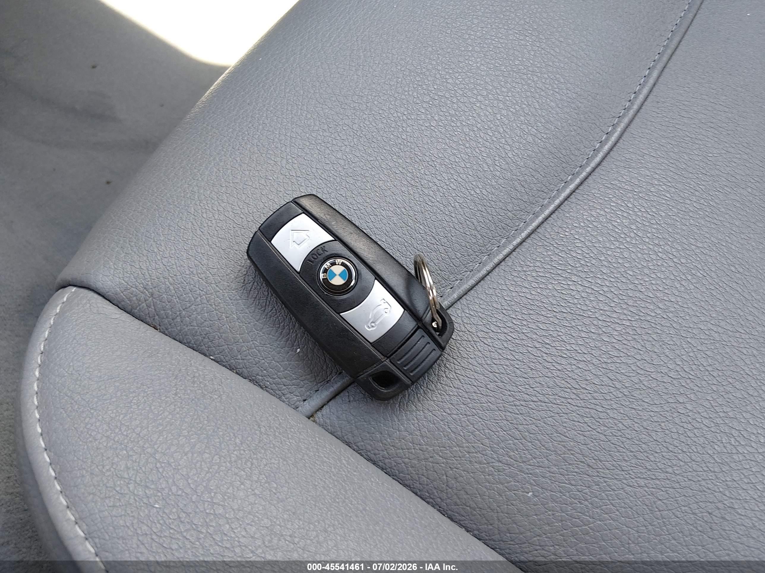 2011 Bmw 328i   Blue vin: WBAPH5C53BA446486