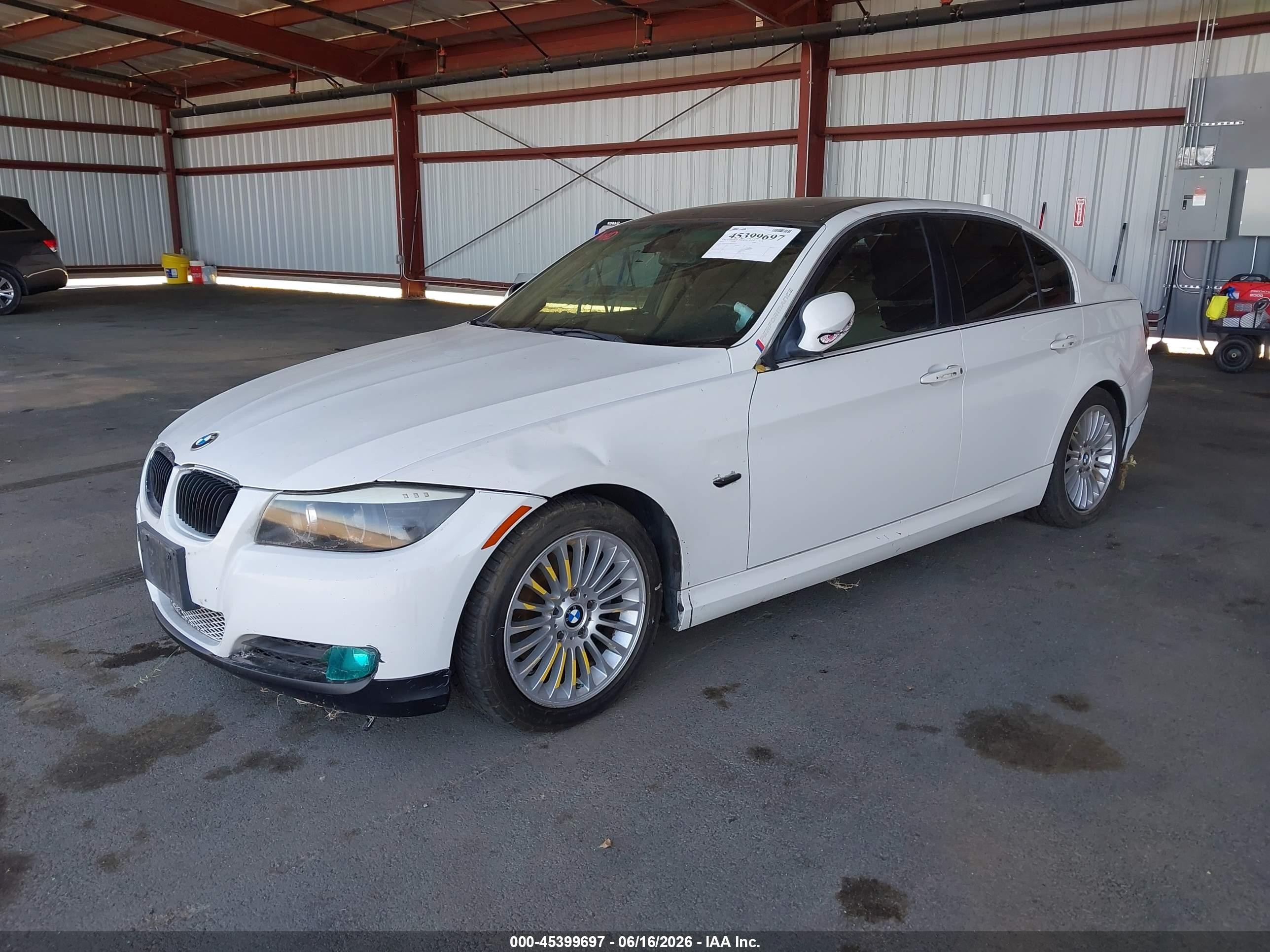 2011 Bmw 328i   White vin: WBAPH5C54BA441913