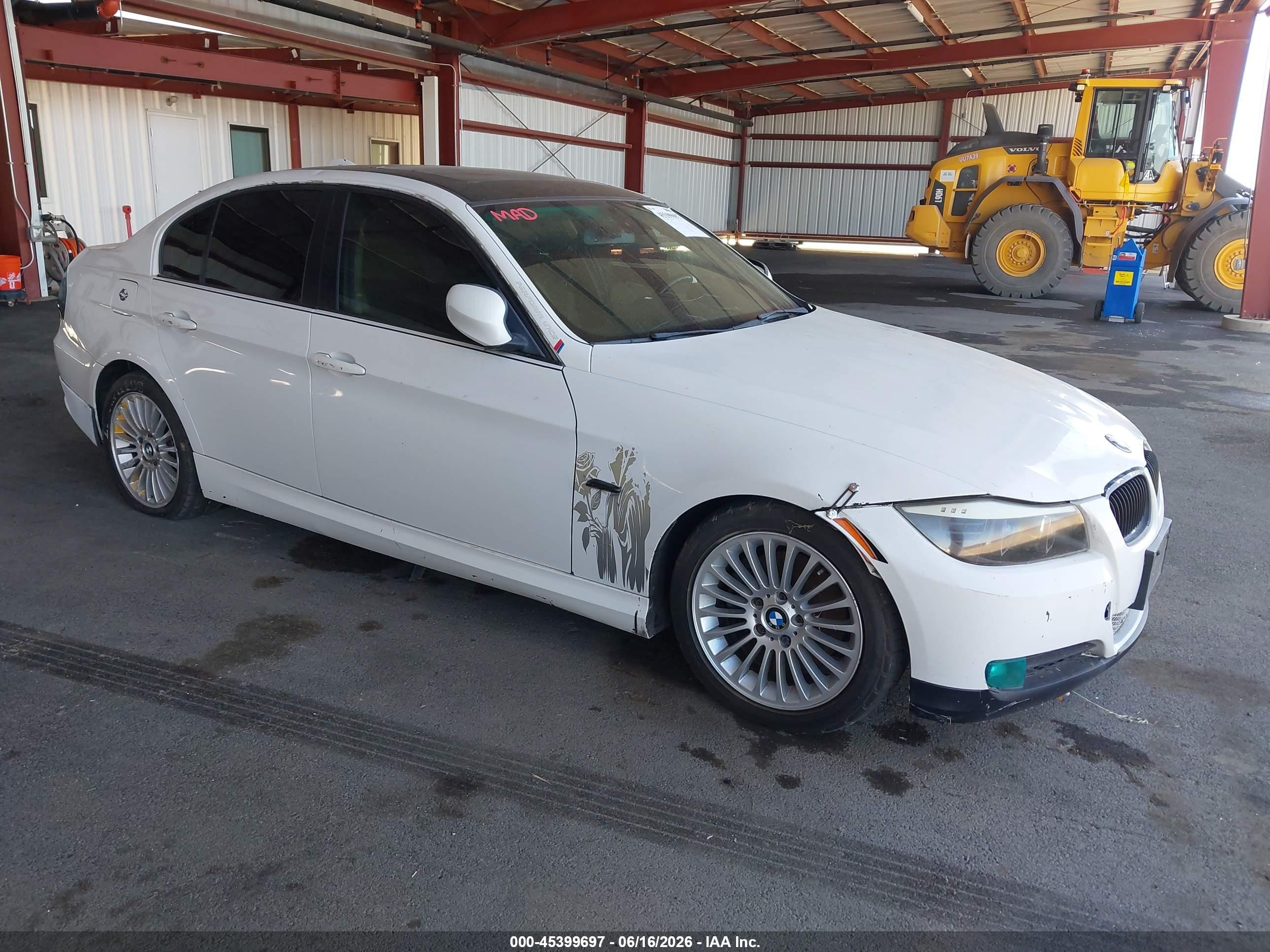 2011 Bmw 328i   White vin: WBAPH5C54BA441913