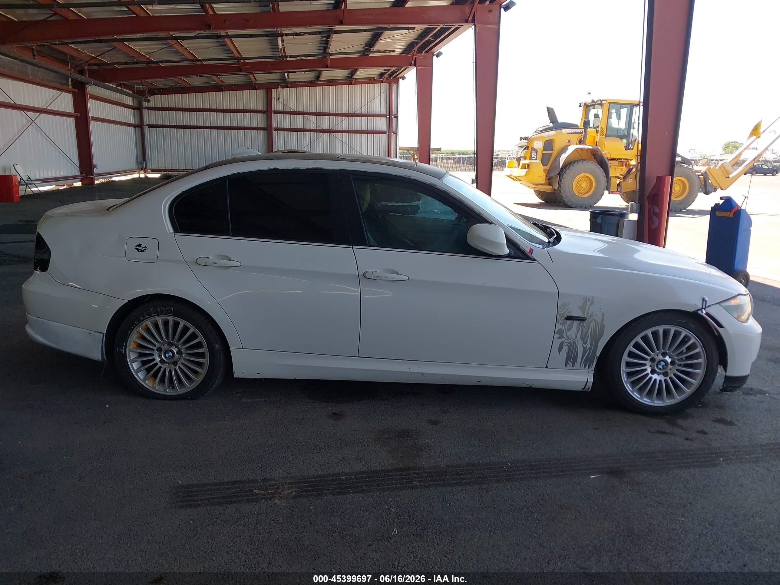 2011 Bmw 328i   White vin: WBAPH5C54BA441913