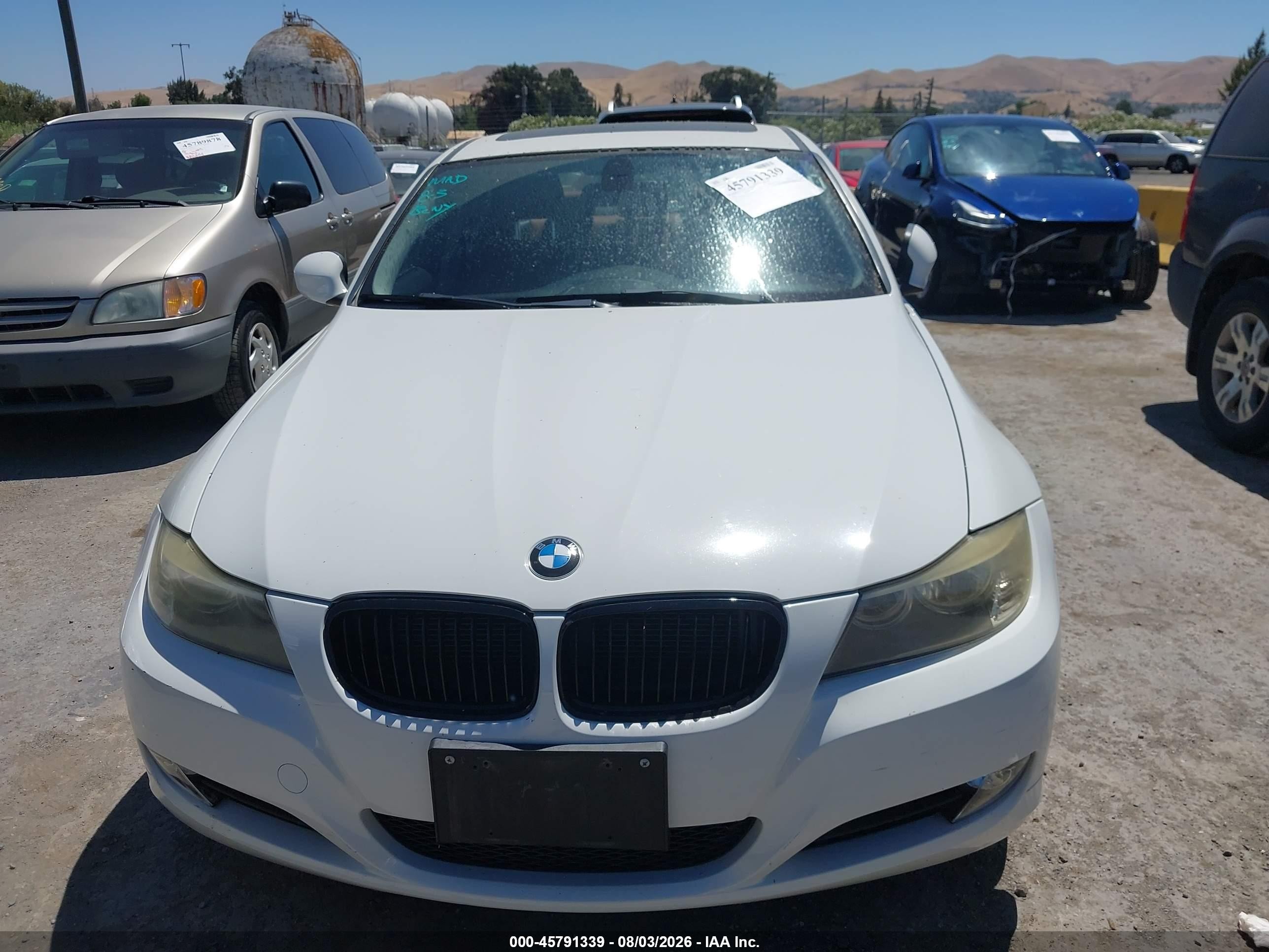 2011 Bmw 328i   White vin: WBAPH5C54BA443077