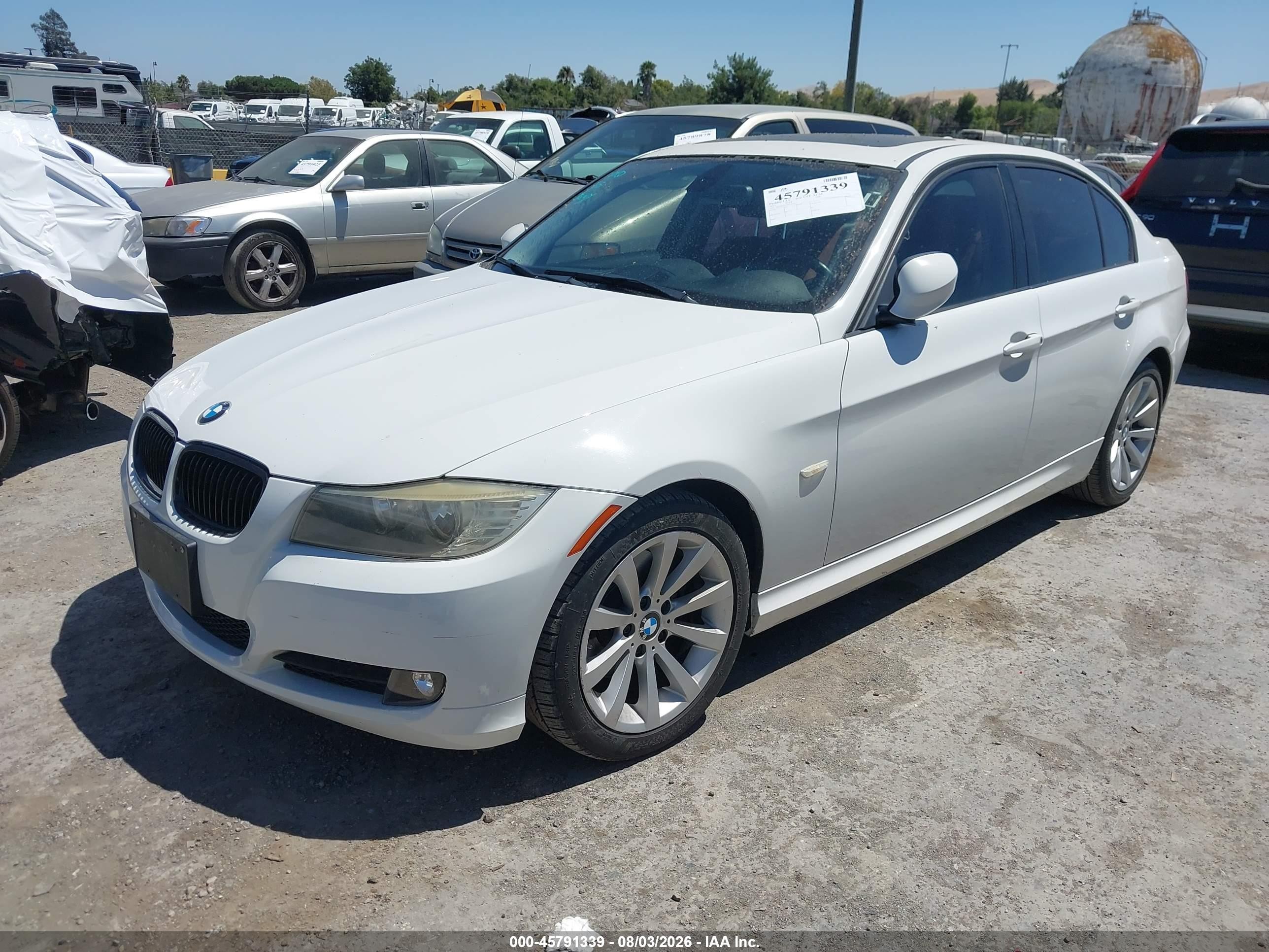 2011 Bmw 328i   White vin: WBAPH5C54BA443077