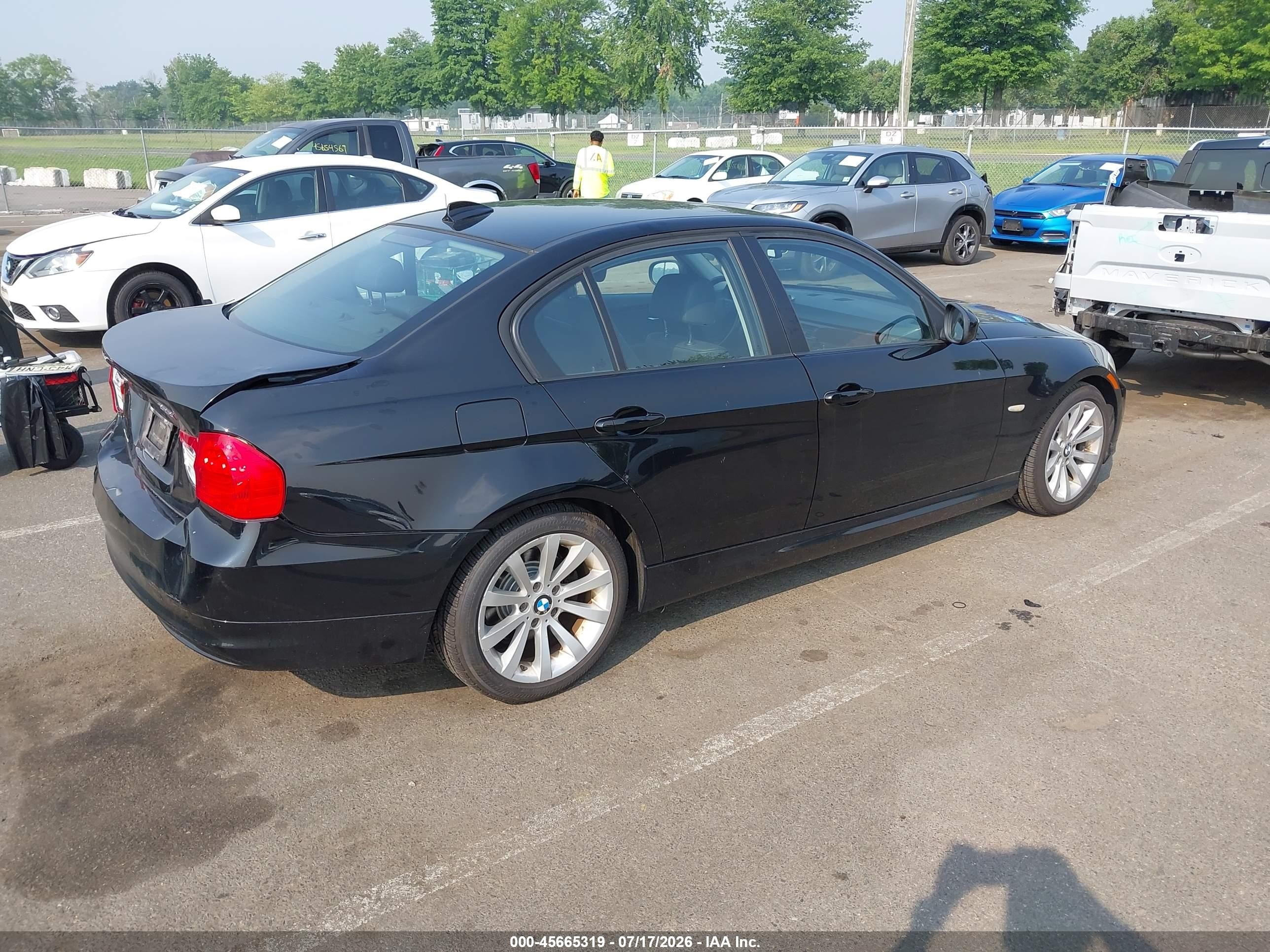2011 Bmw 328i   Black vin: WBAPH5C54BF094120