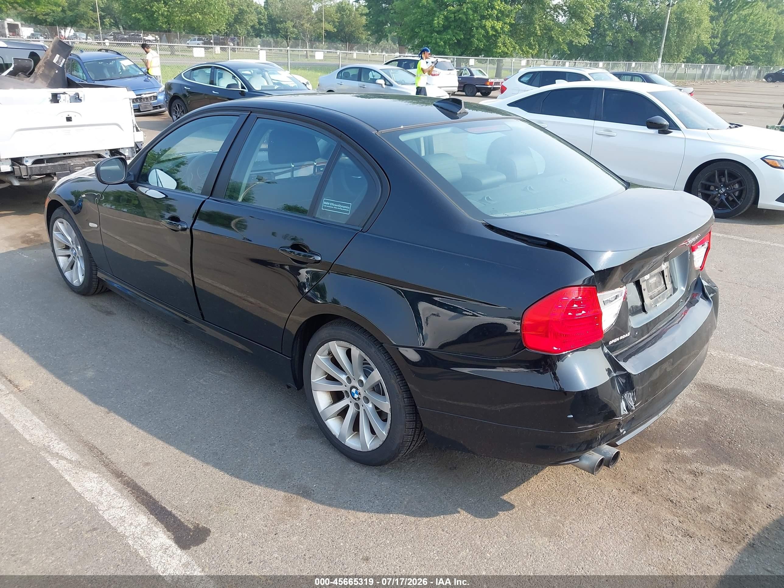 2011 Bmw 328i   Black vin: WBAPH5C54BF094120
