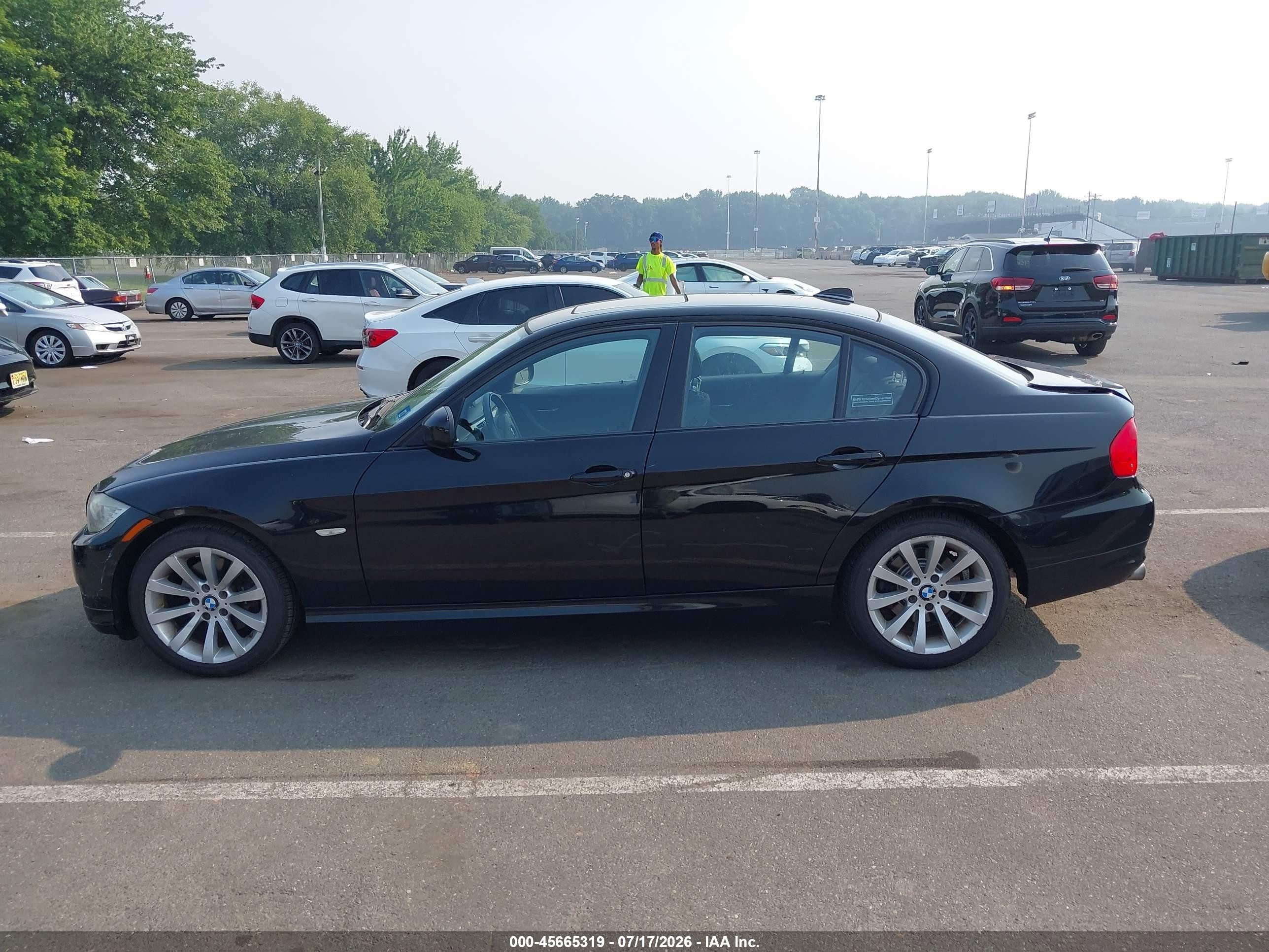 2011 Bmw 328i   Black vin: WBAPH5C54BF094120
