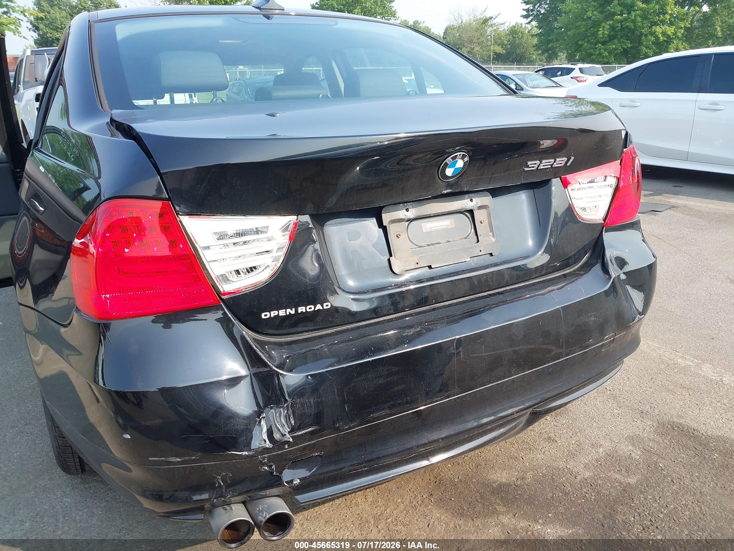 2011 Bmw 328i   Black vin: WBAPH5C54BF094120