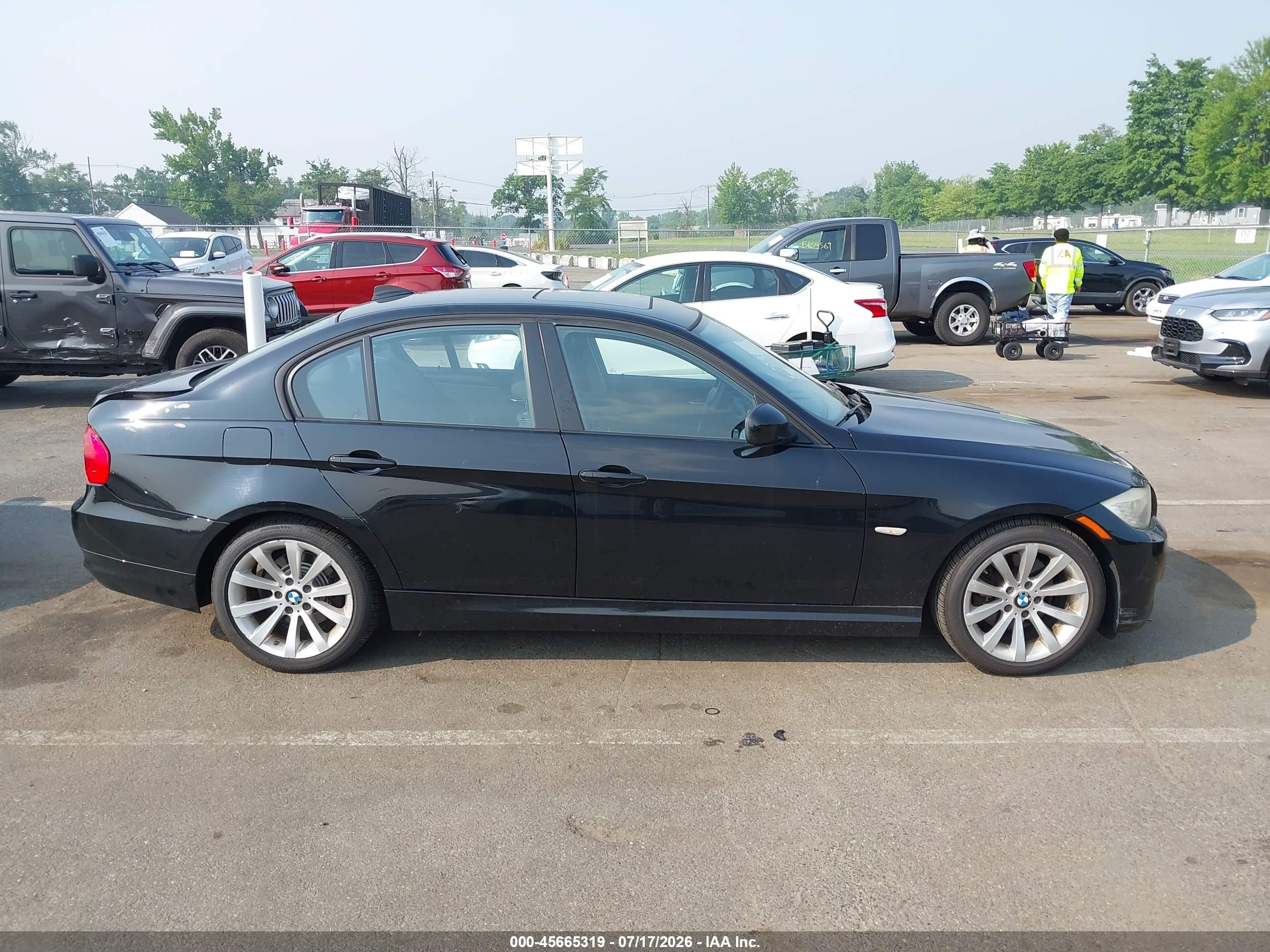 2011 Bmw 328i   Black vin: WBAPH5C54BF094120