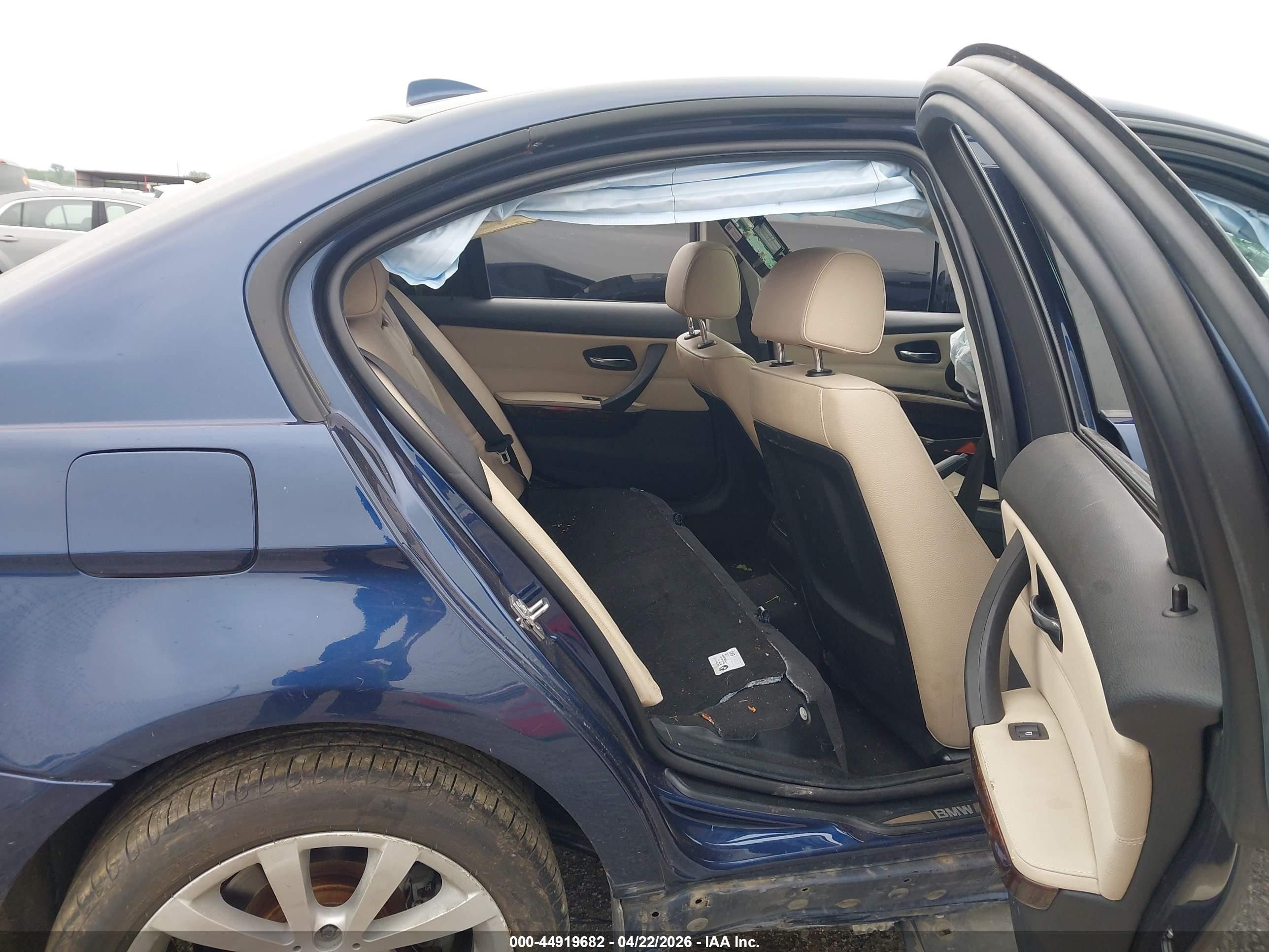 2011 Bmw 328i   Blue vin: WBAPH5C55BA444593