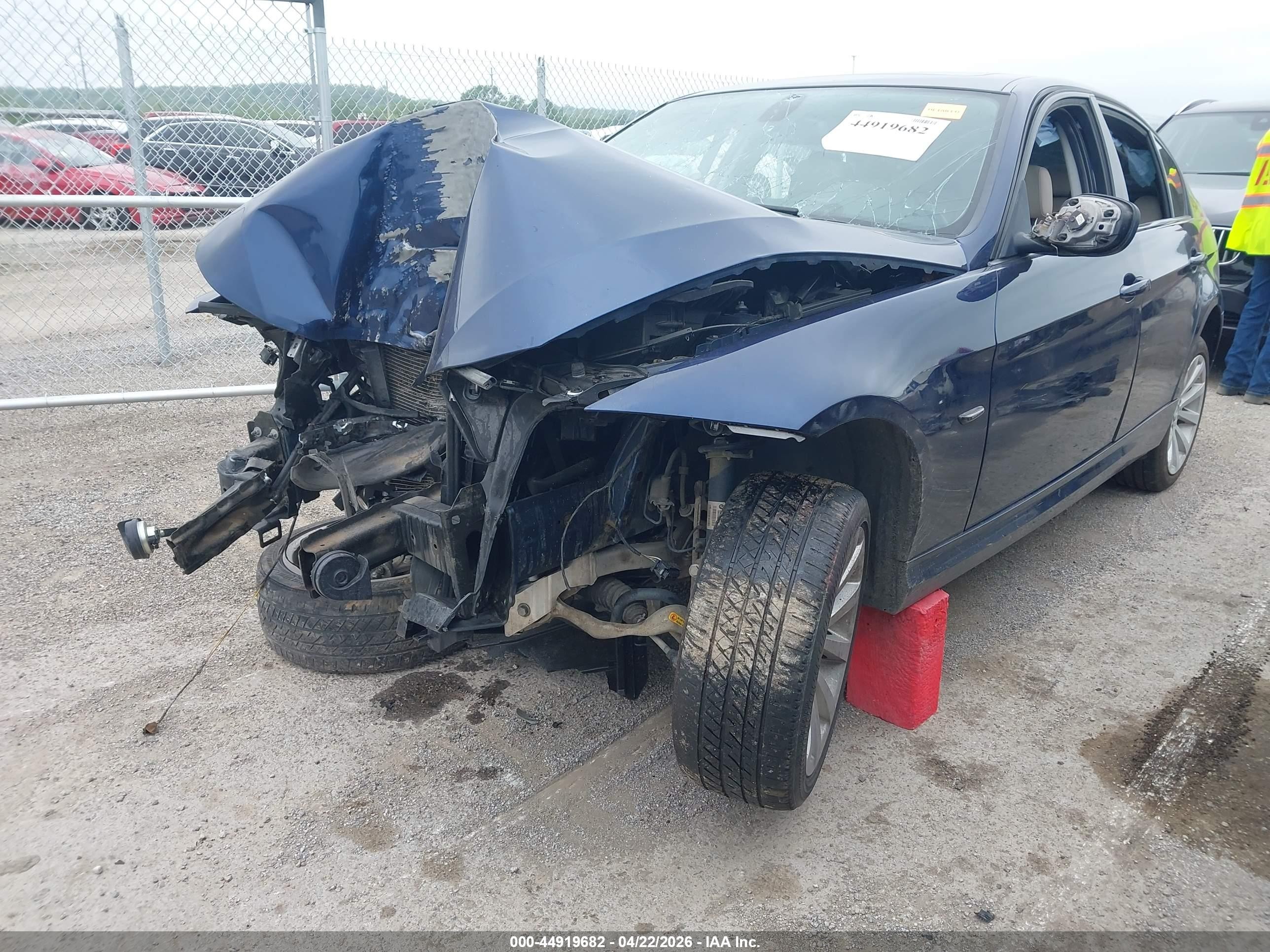 2011 Bmw 328i   Blue vin: WBAPH5C55BA444593