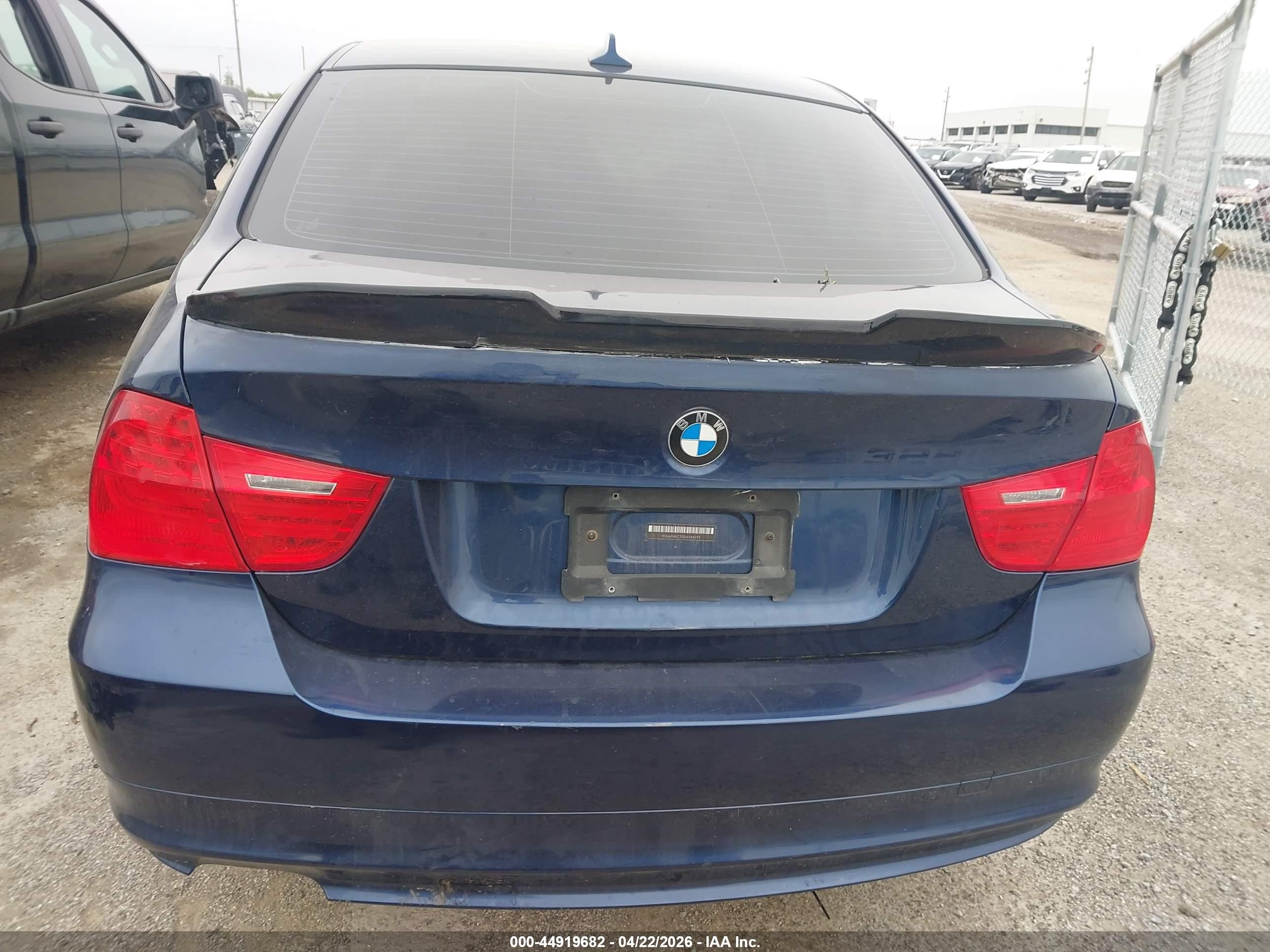 2011 Bmw 328i   Blue vin: WBAPH5C55BA444593
