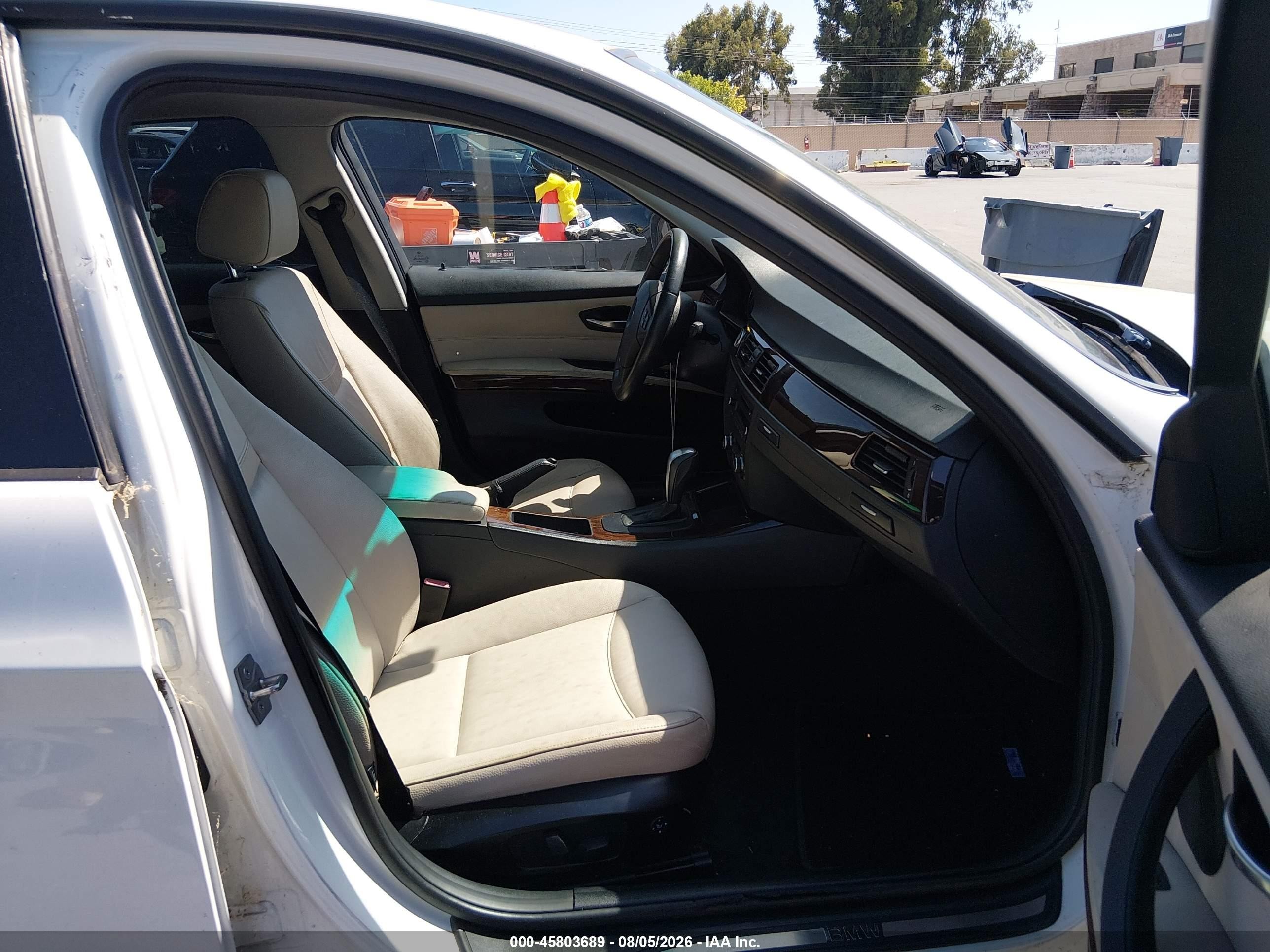 2011 Bmw 328i   White vin: WBAPH5C58BA448699