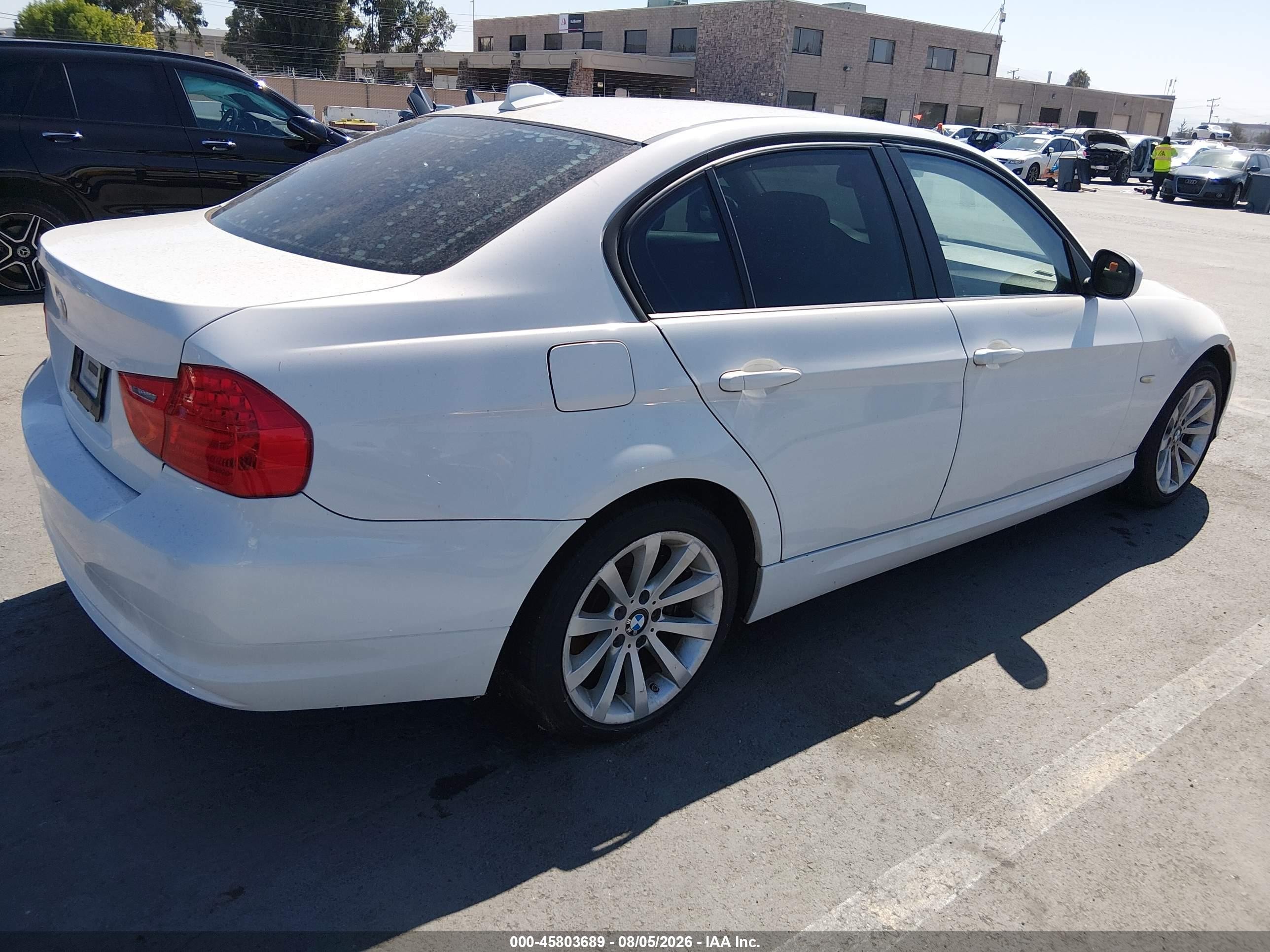 2011 Bmw 328i   White vin: WBAPH5C58BA448699