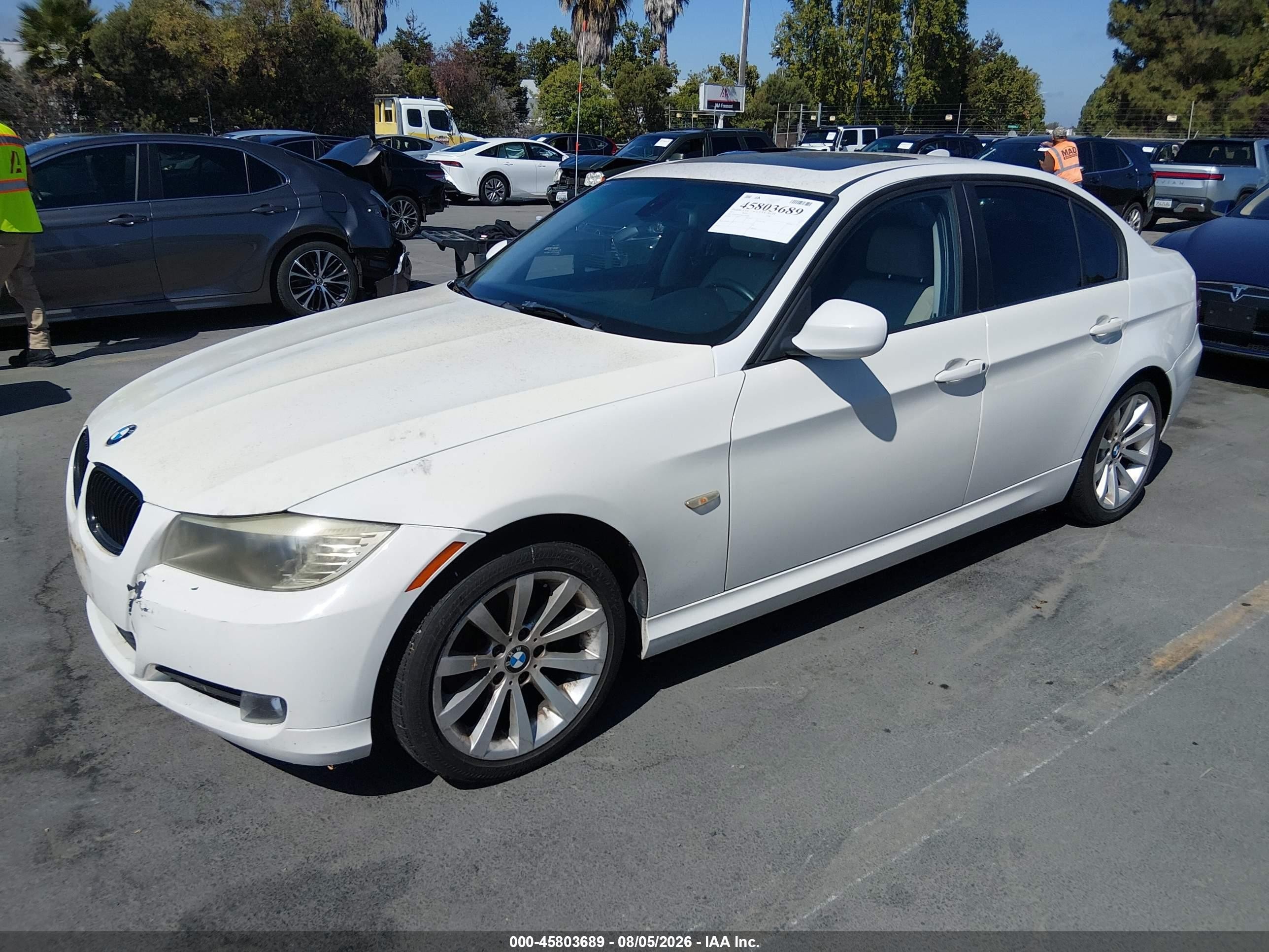 2011 Bmw 328i   White vin: WBAPH5C58BA448699