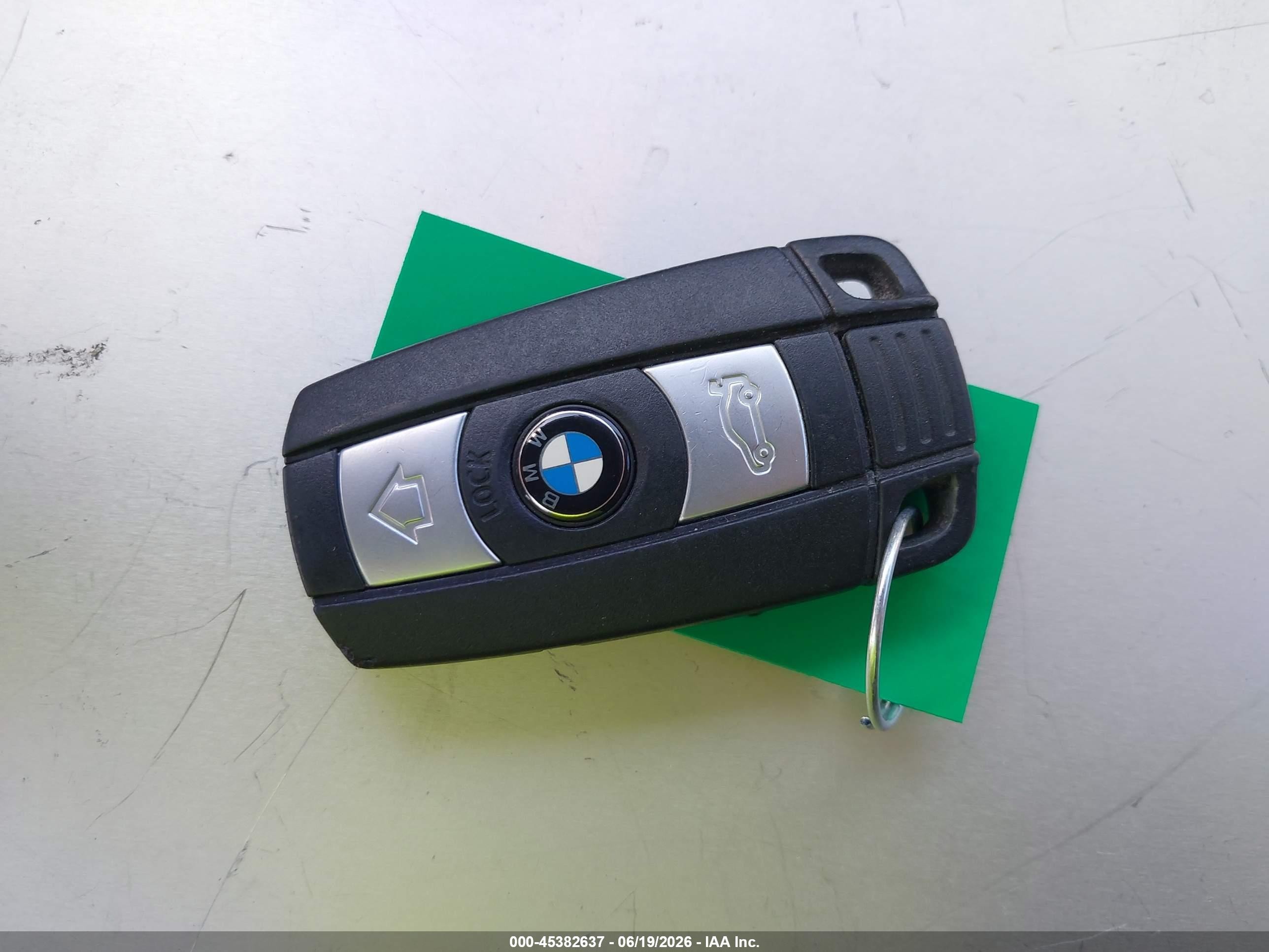 2011 Bmw 328i   Белый vin: WBAPH5C58BF093116