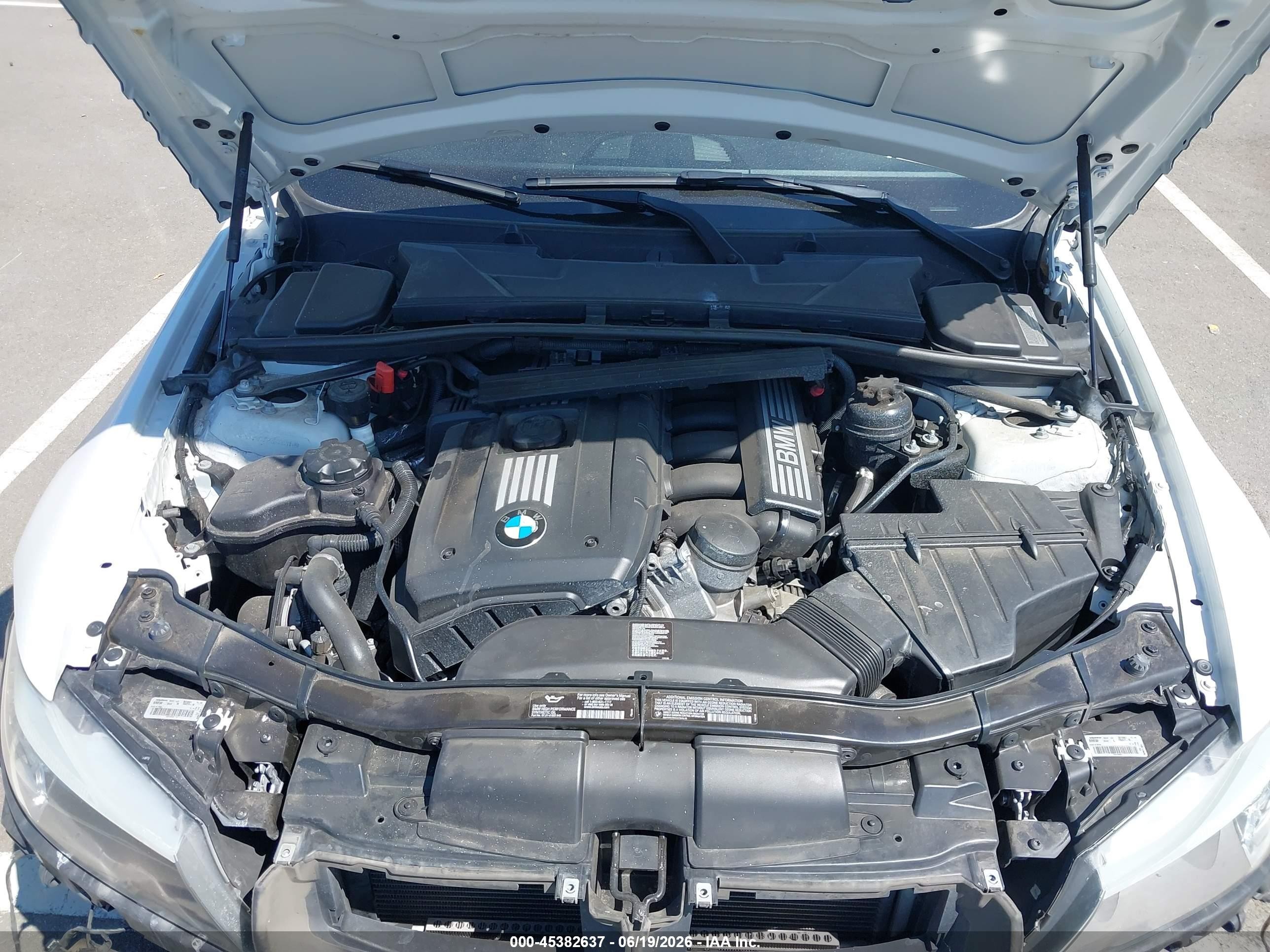 2011 Bmw 328i   Белый vin: WBAPH5C58BF093116