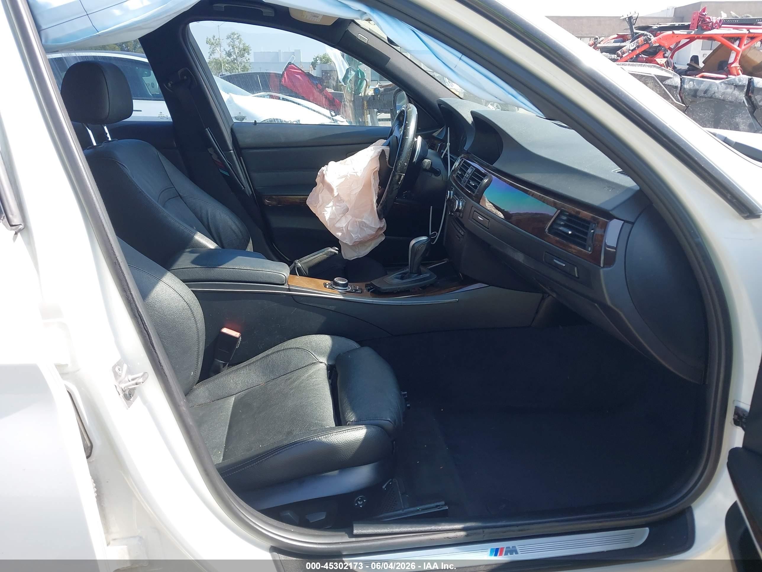 2011 Bmw 328i   White vin: WBAPH5C58BF093276
