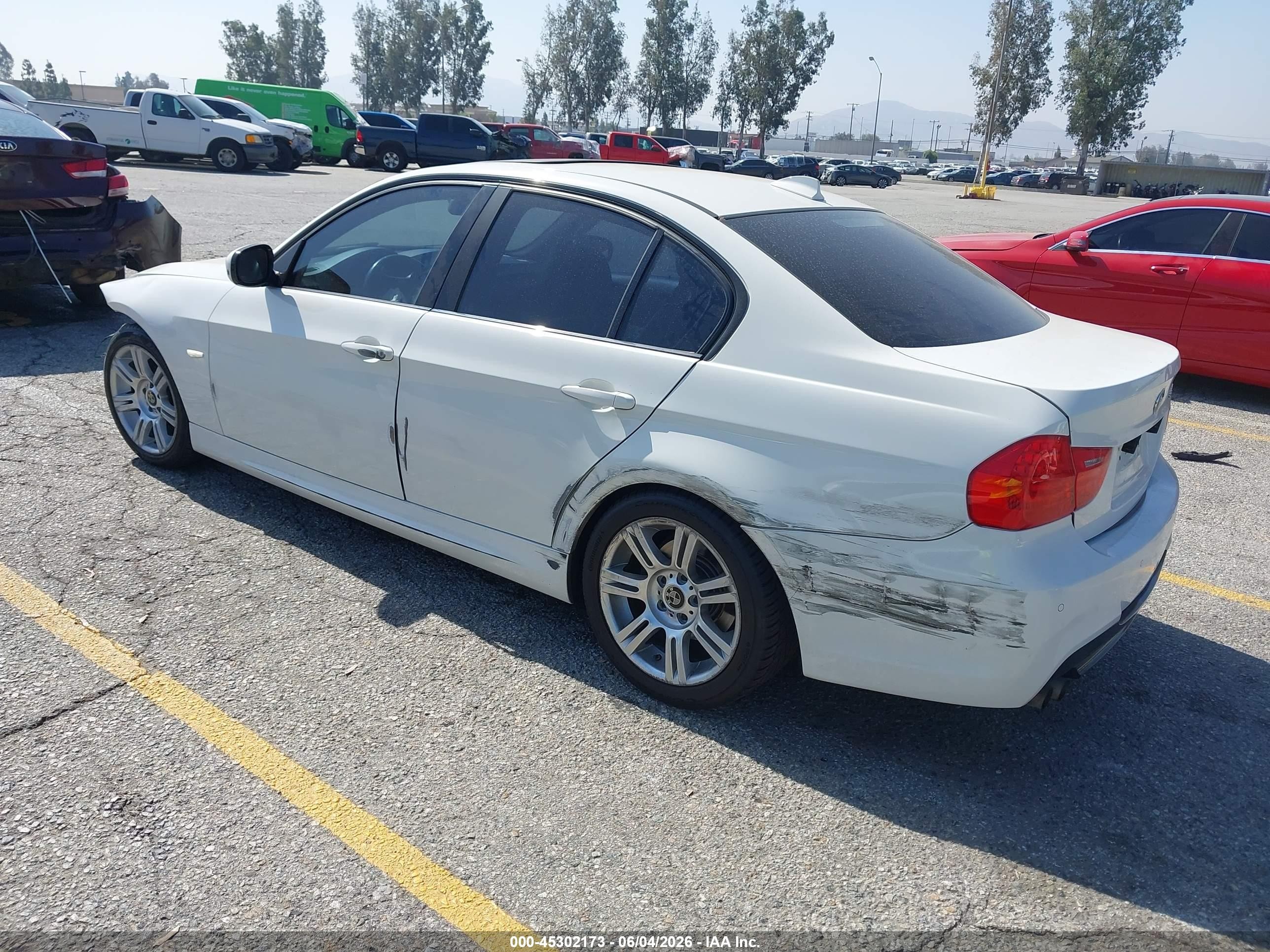 2011 Bmw 328i   White vin: WBAPH5C58BF093276