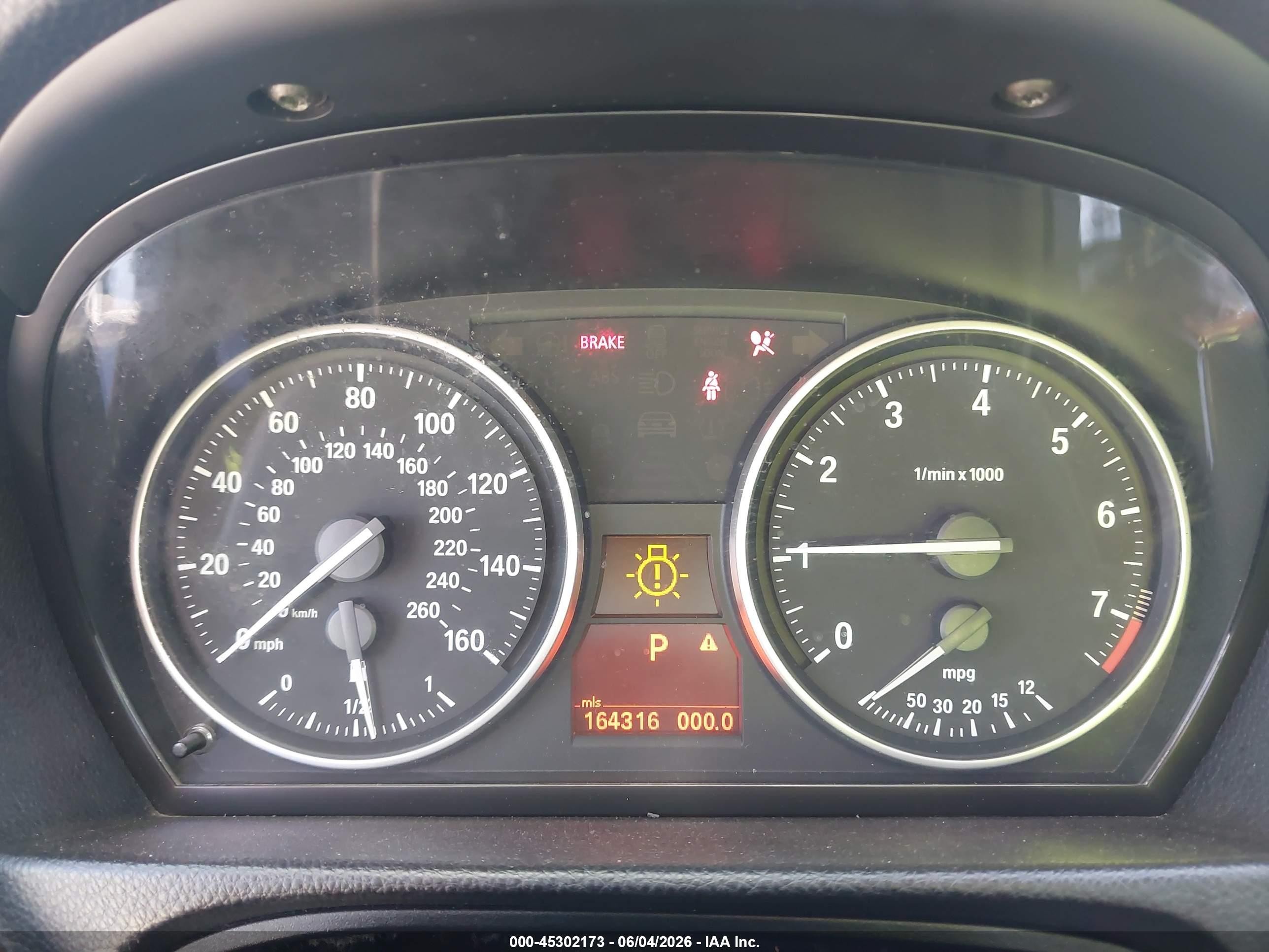 2011 Bmw 328i   White vin: WBAPH5C58BF093276