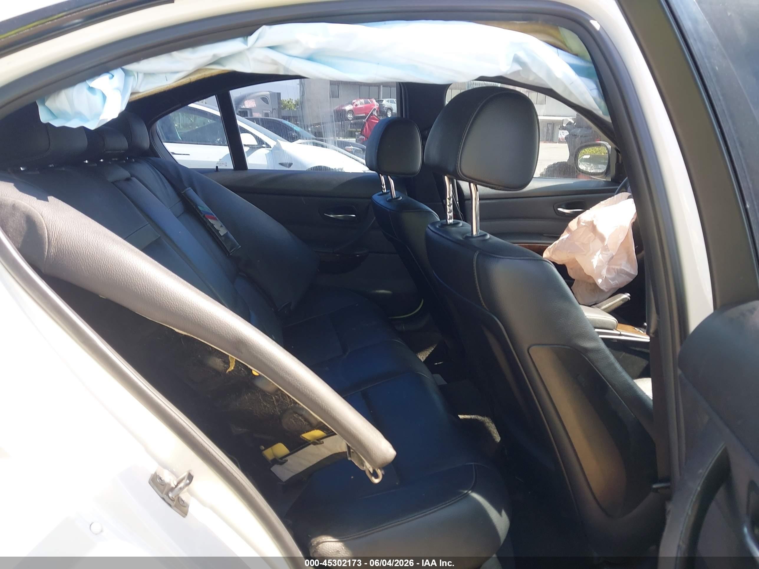 2011 Bmw 328i   White vin: WBAPH5C58BF093276