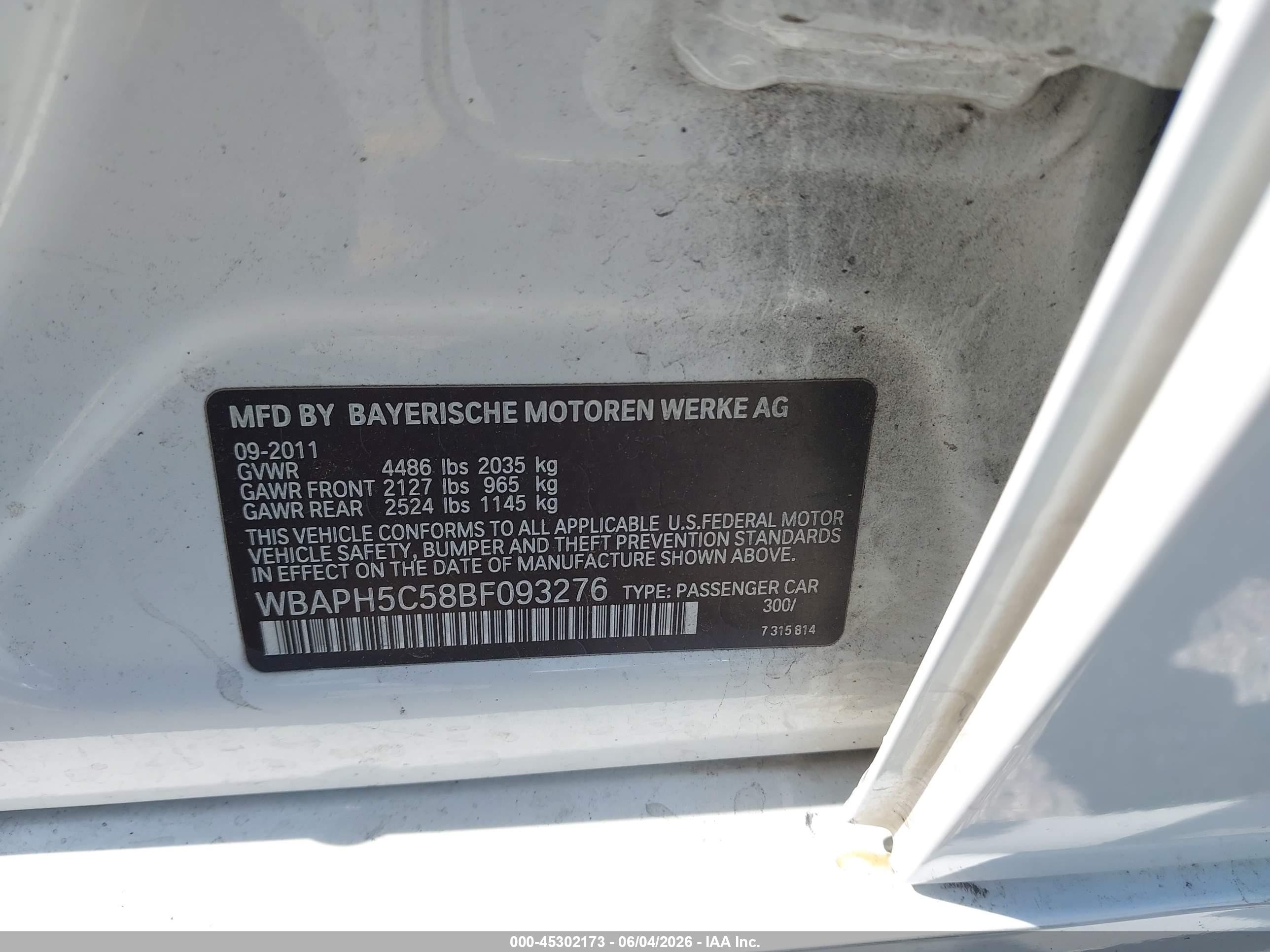 2011 Bmw 328i   White vin: WBAPH5C58BF093276