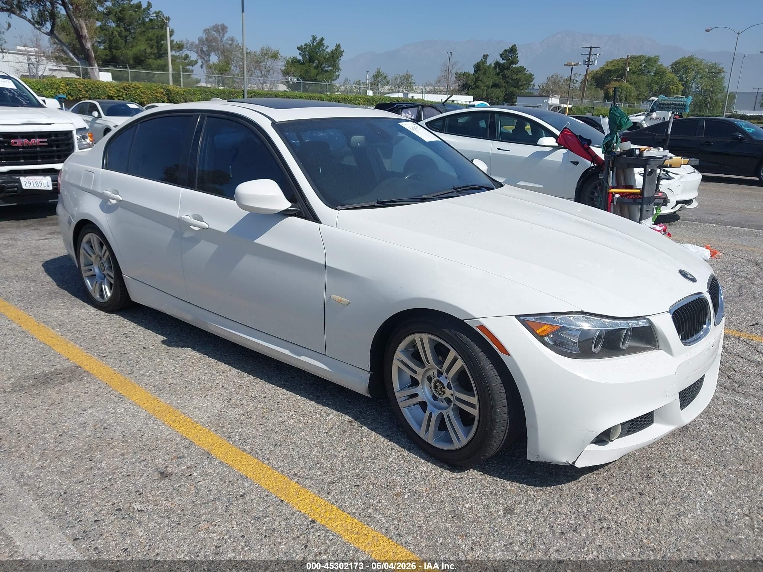 2011 Bmw 328i   Белый vin: WBAPH5C58BF093276