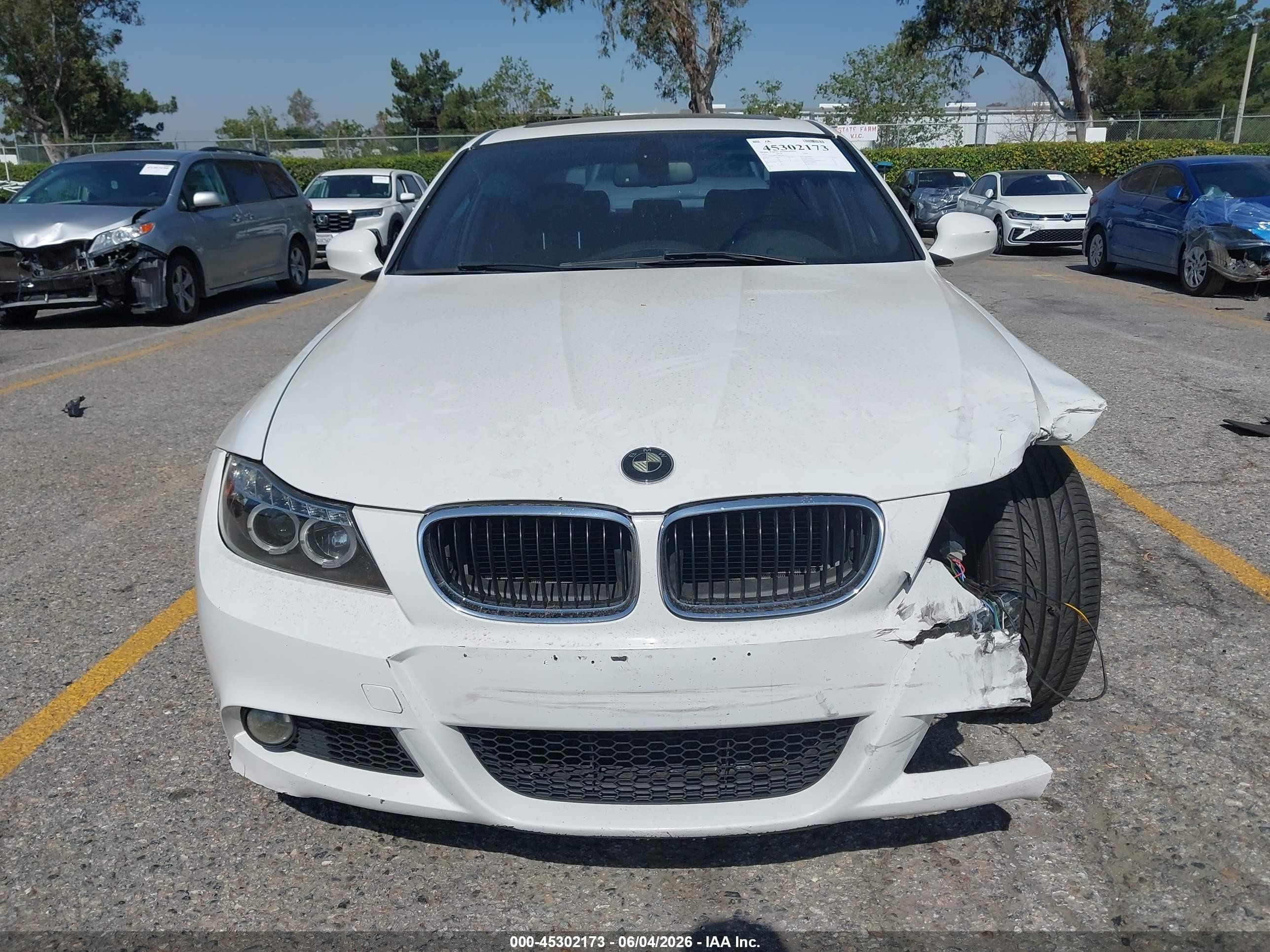 2011 Bmw 328i   White vin: WBAPH5C58BF093276