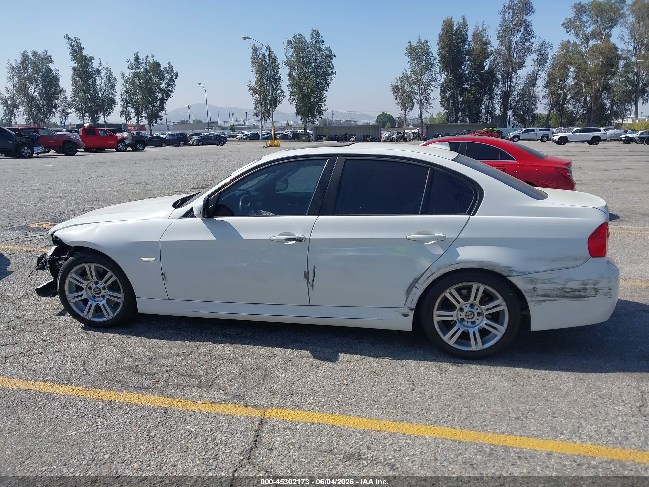 2011 Bmw 328i   White vin: WBAPH5C58BF093276