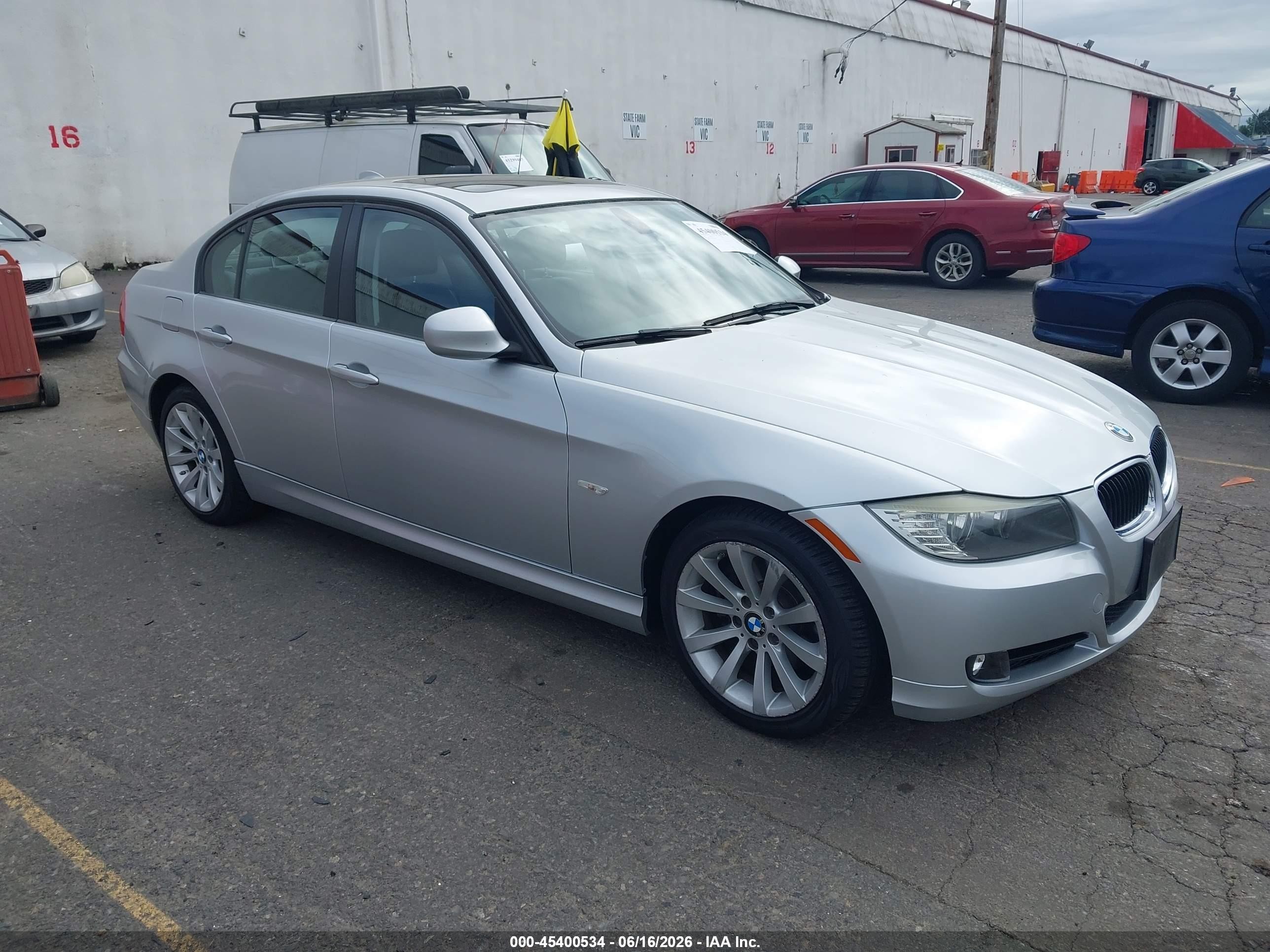 2011 Bmw 328i   Silver vin: WBAPH5C5XBA441043