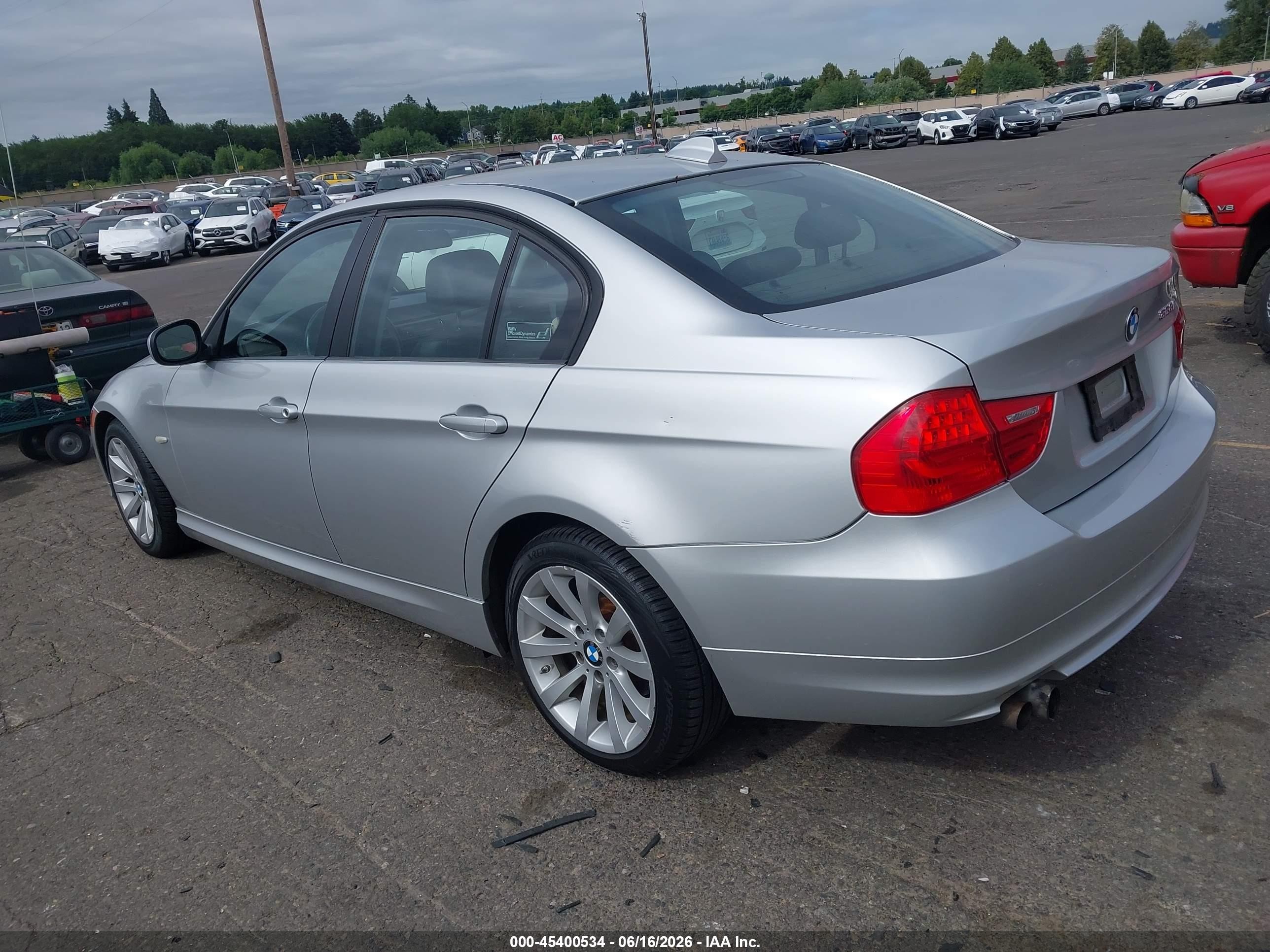 2011 Bmw 328i   Silver vin: WBAPH5C5XBA441043