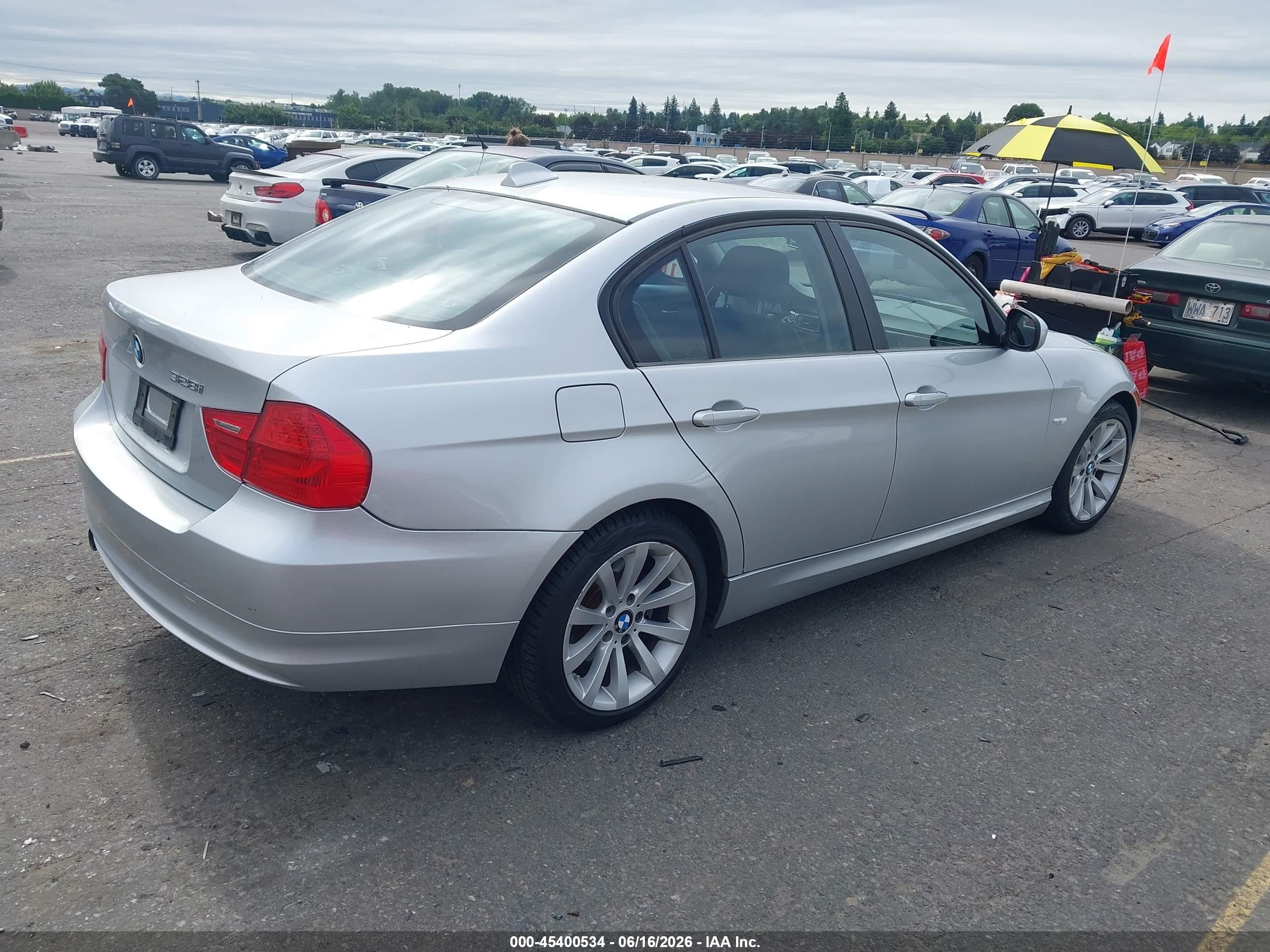 2011 Bmw 328i   Silver vin: WBAPH5C5XBA441043