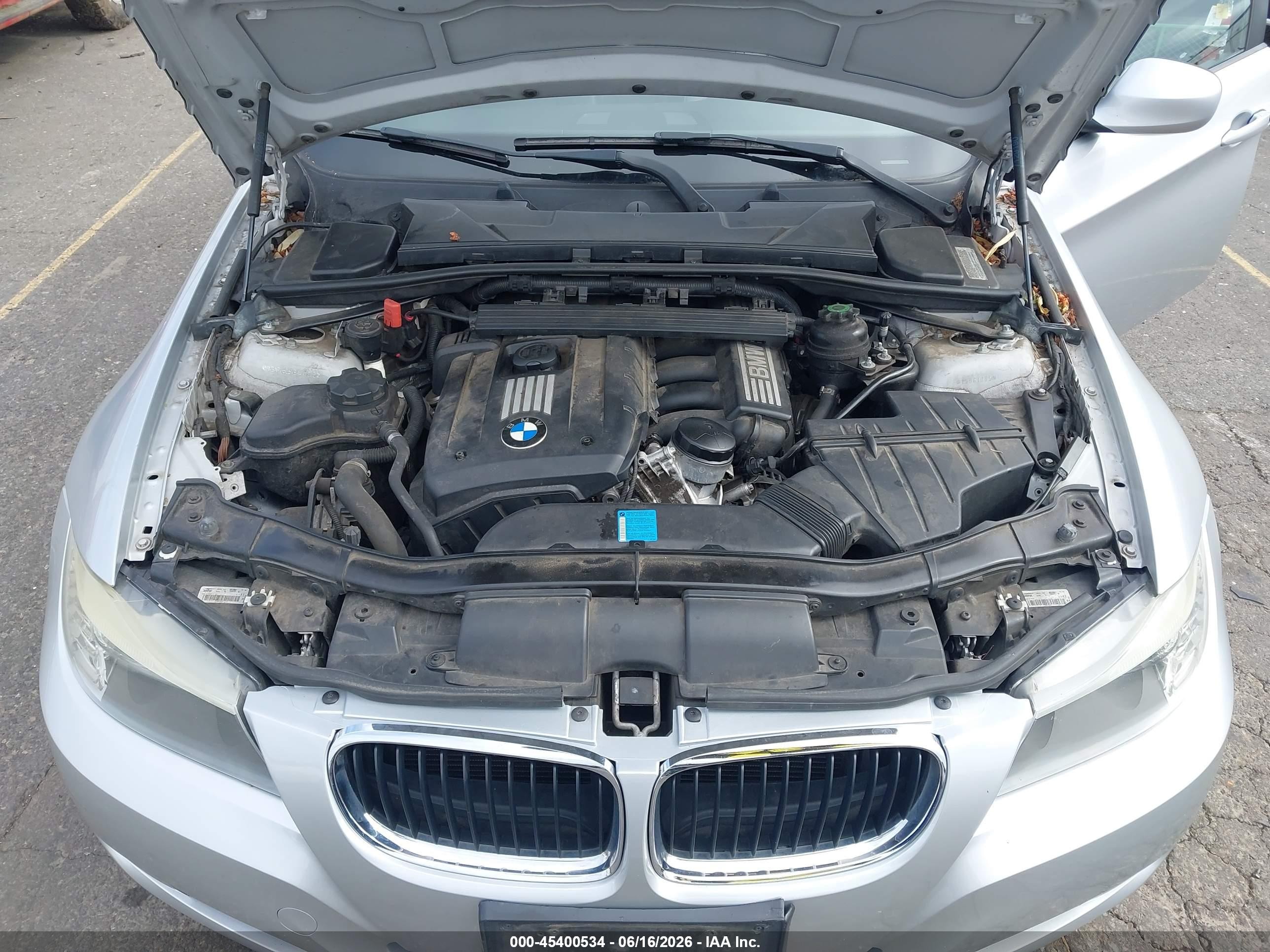 2011 Bmw 328i   Silver vin: WBAPH5C5XBA441043