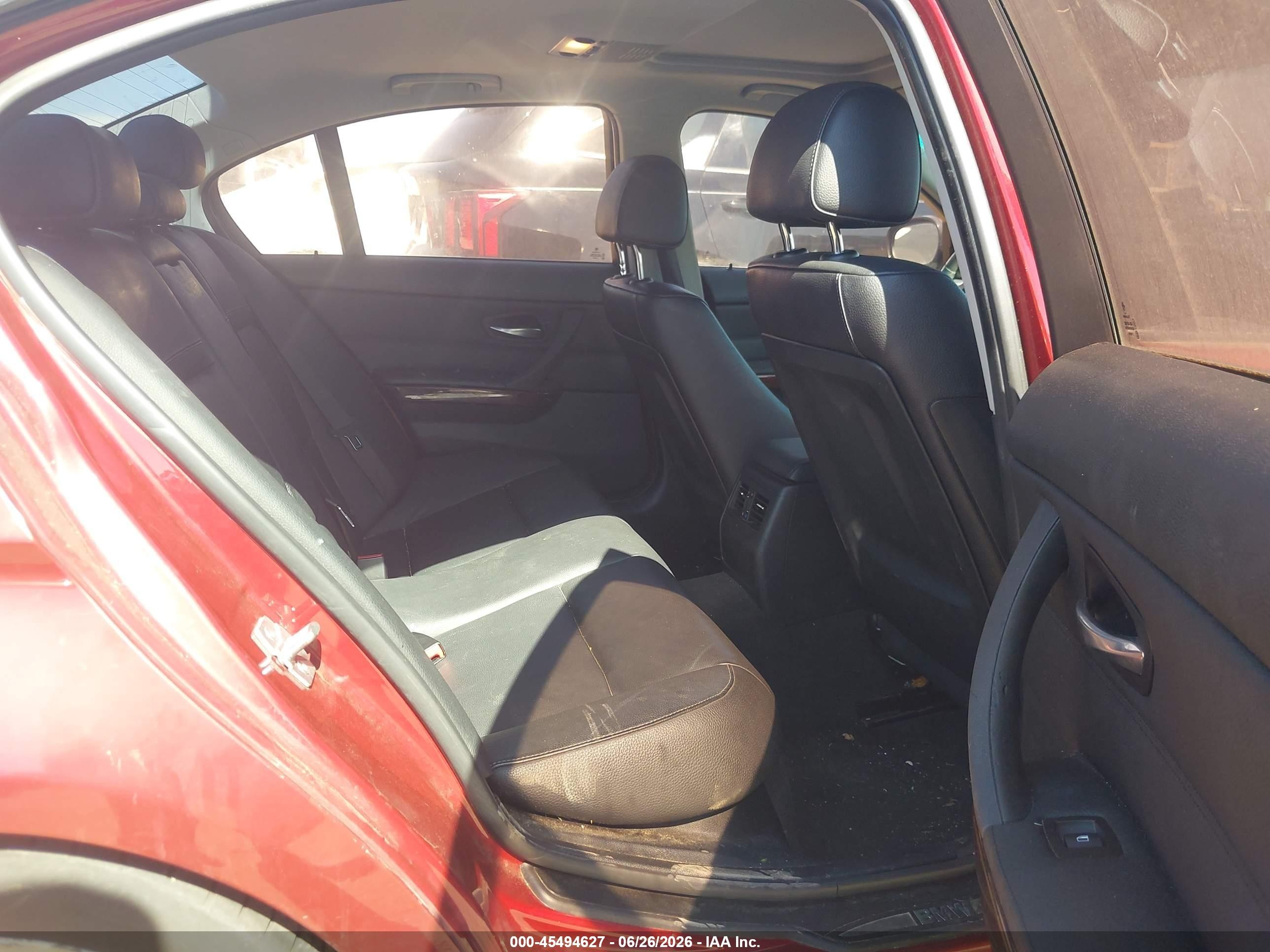 2011 Bmw 328i   Burgundy vin: WBAPH5C5XBA447621