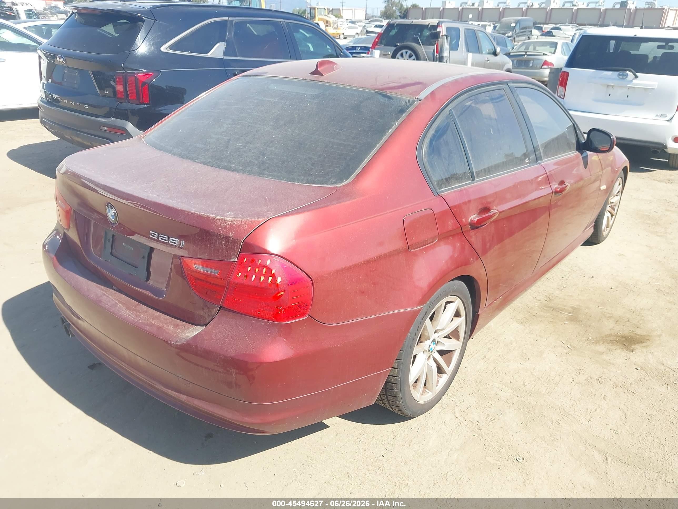 2011 Bmw 328i   Burgundy vin: WBAPH5C5XBA447621