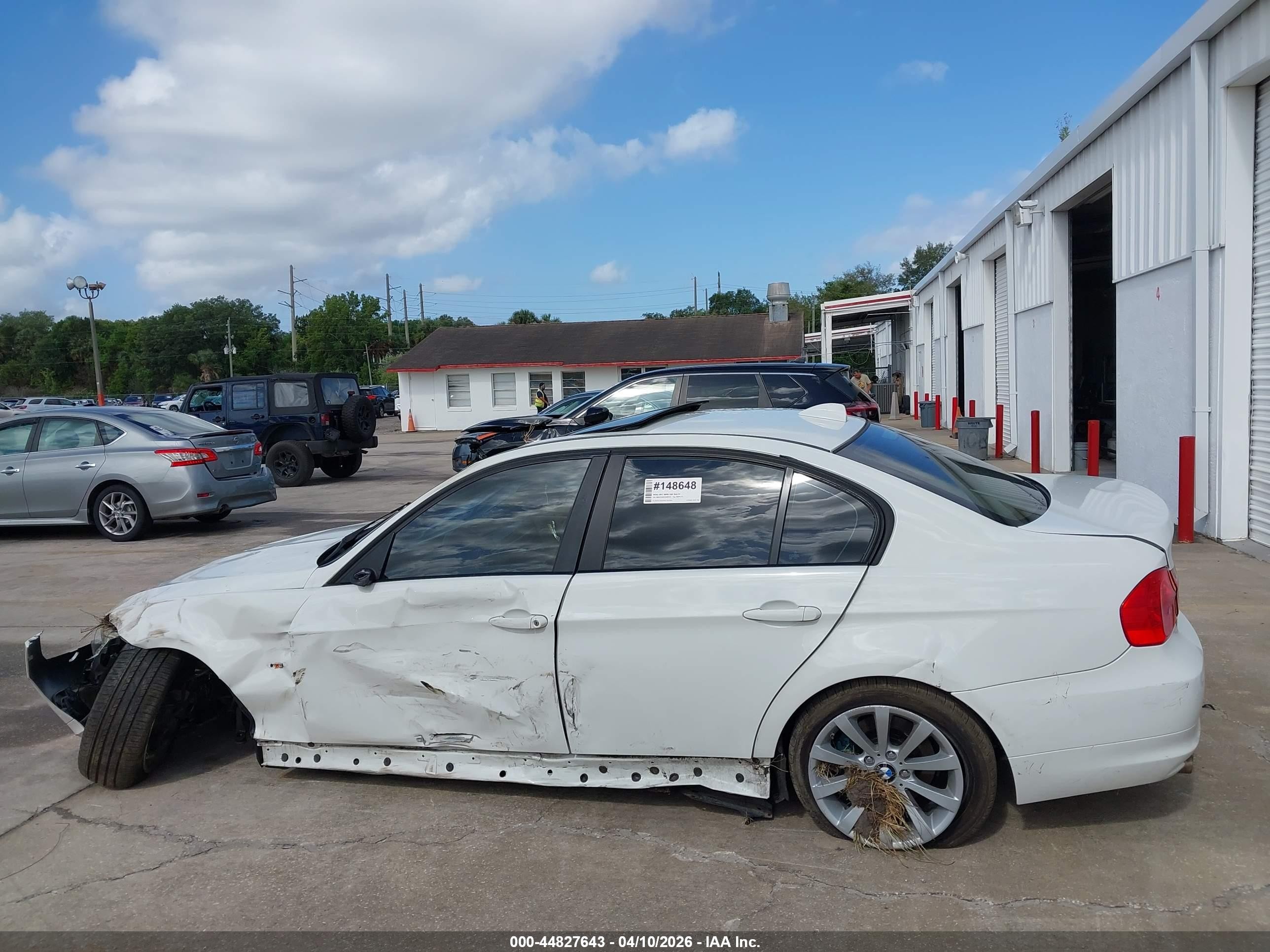 2011 Bmw 328i   White vin: WBAPH5G51BNM72572