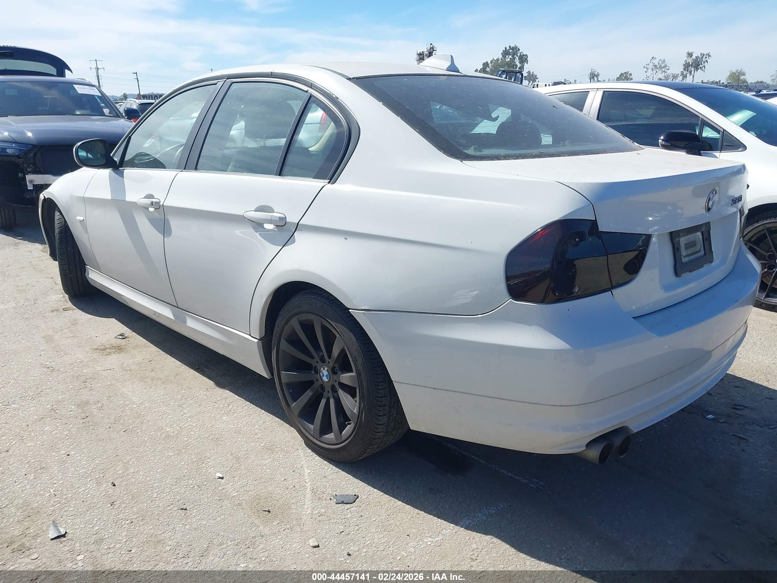 2011 Bmw 328i   White vin: WBAPH5G52BNM76484