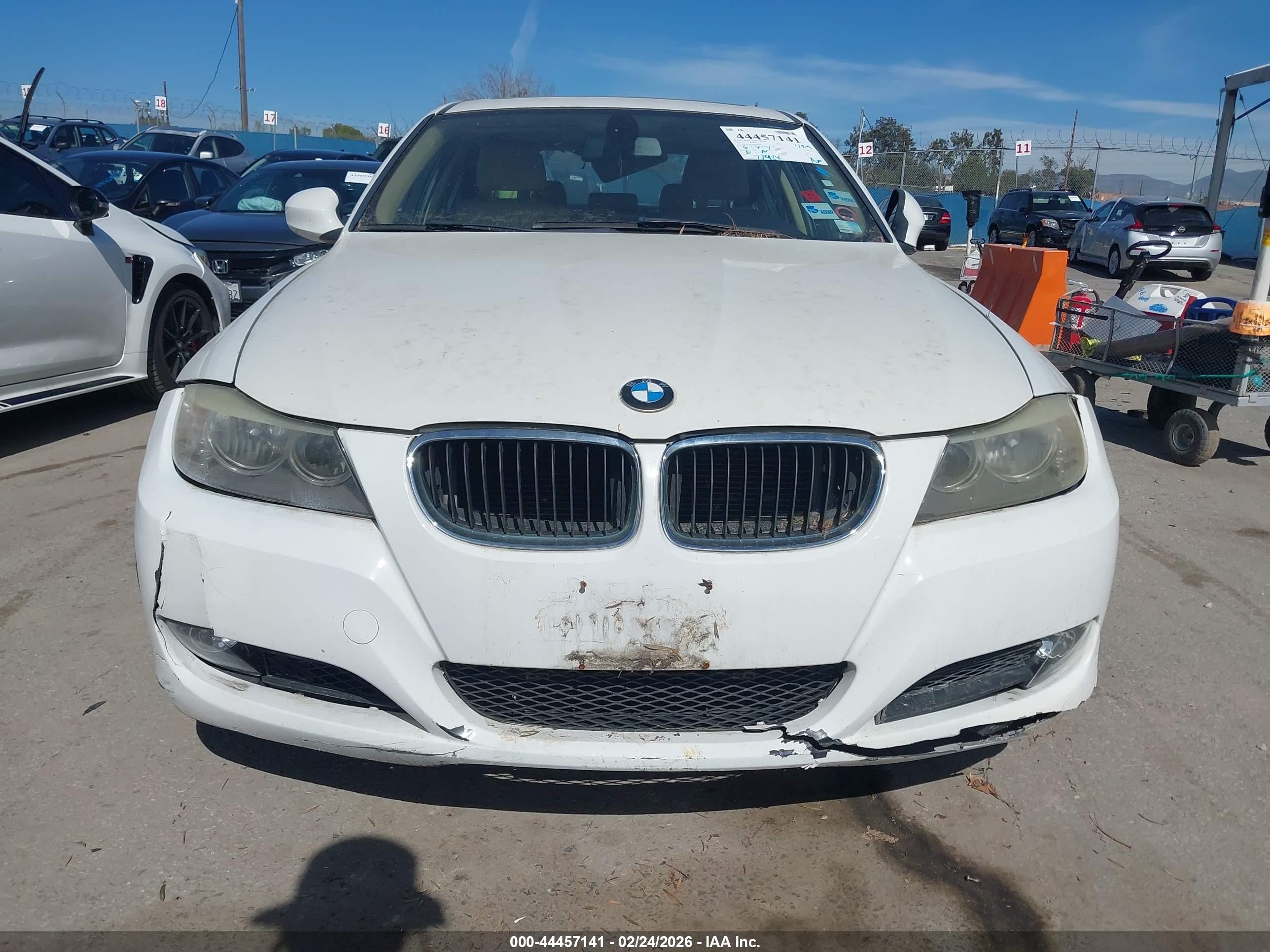2011 Bmw 328i   White vin: WBAPH5G52BNM76484