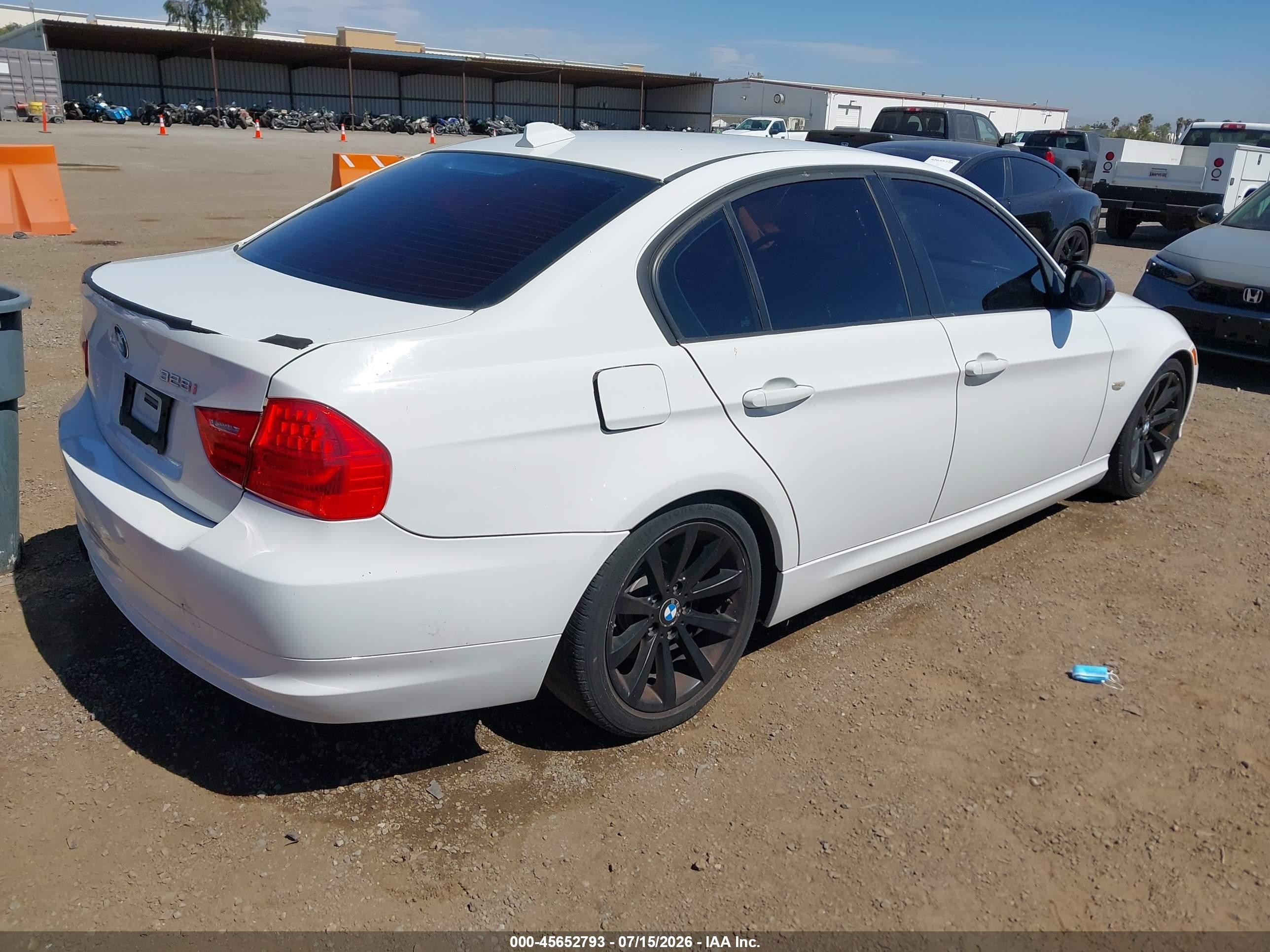 2011 Bmw 328i   White vin: WBAPH5G52BNM83810