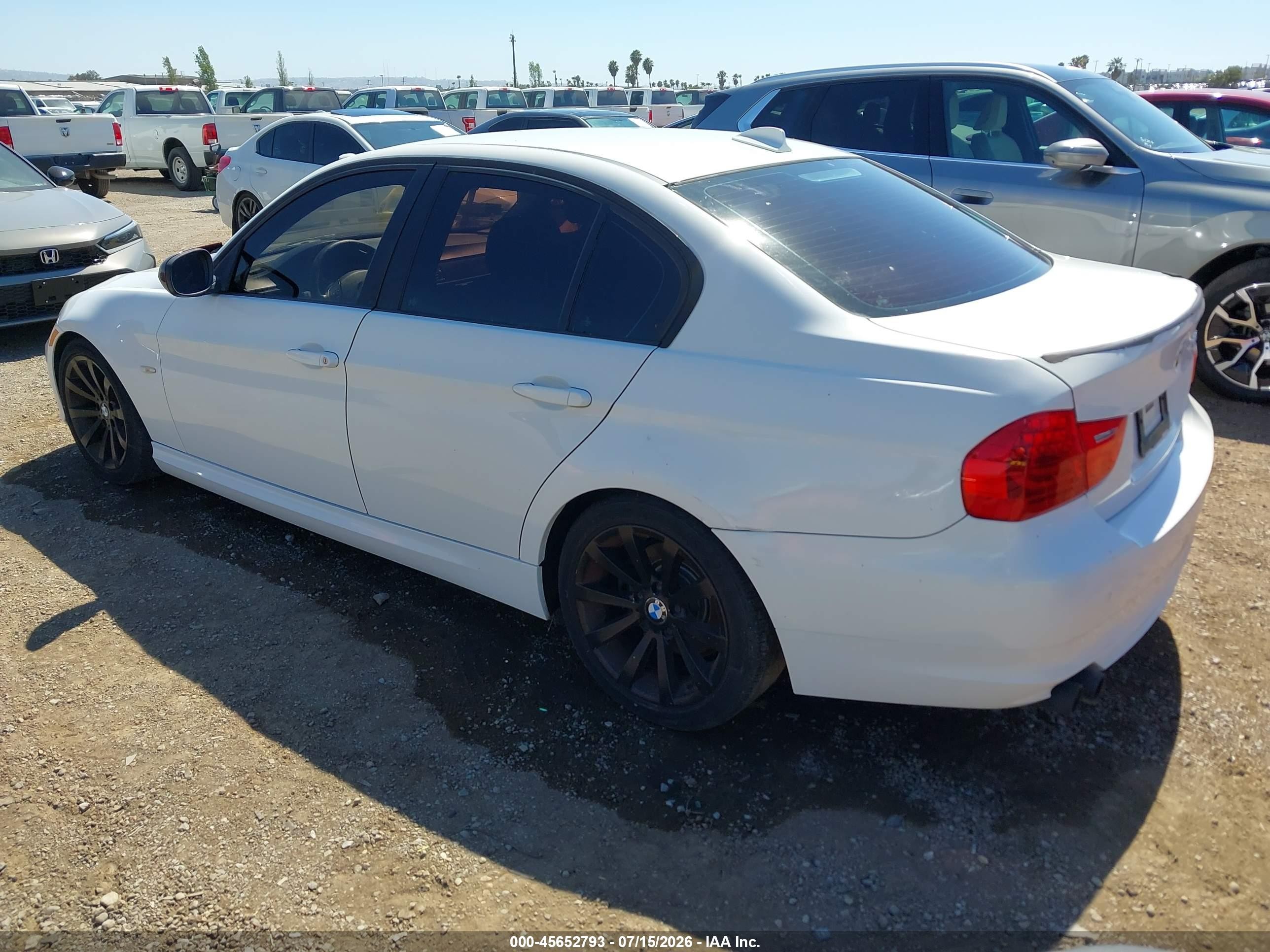 2011 Bmw 328i   White vin: WBAPH5G52BNM83810
