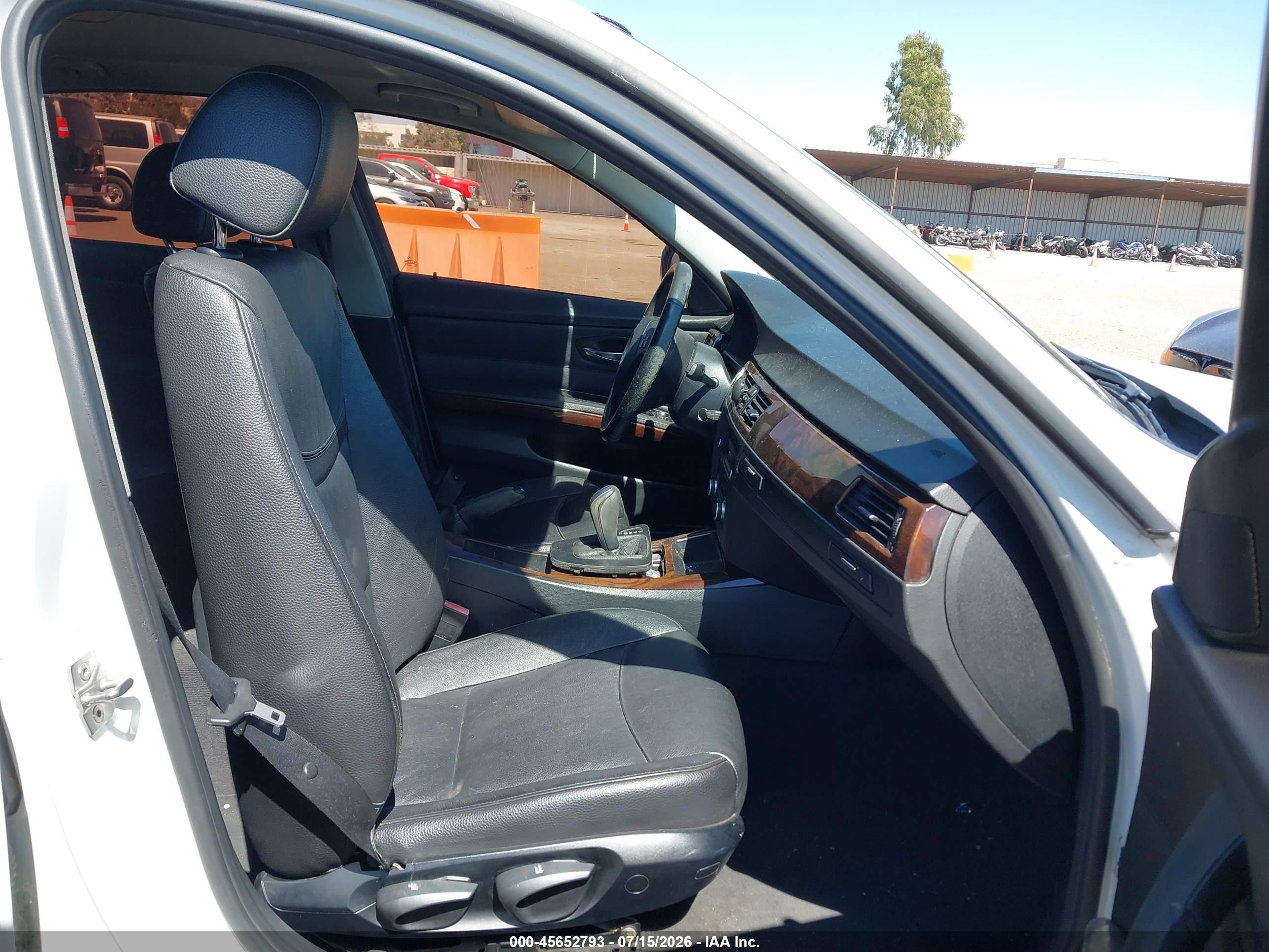 2011 Bmw 328i   White vin: WBAPH5G52BNM83810