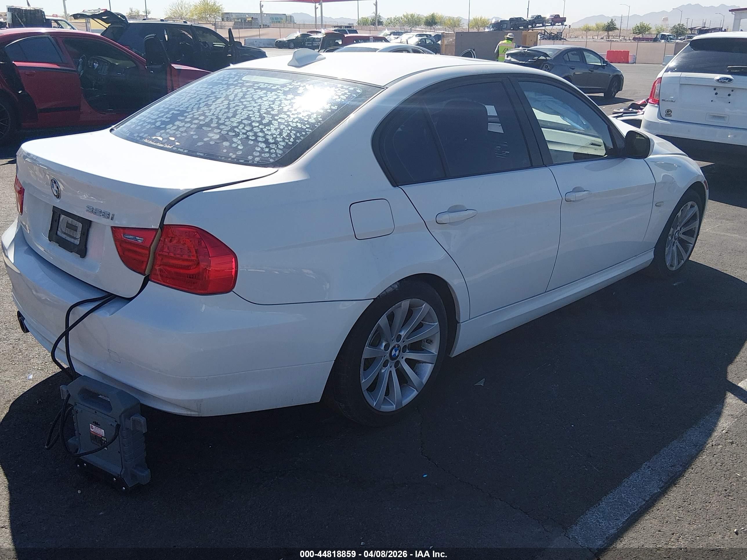 2011 Bmw 328i   White vin: WBAPH5G53BNM77417
