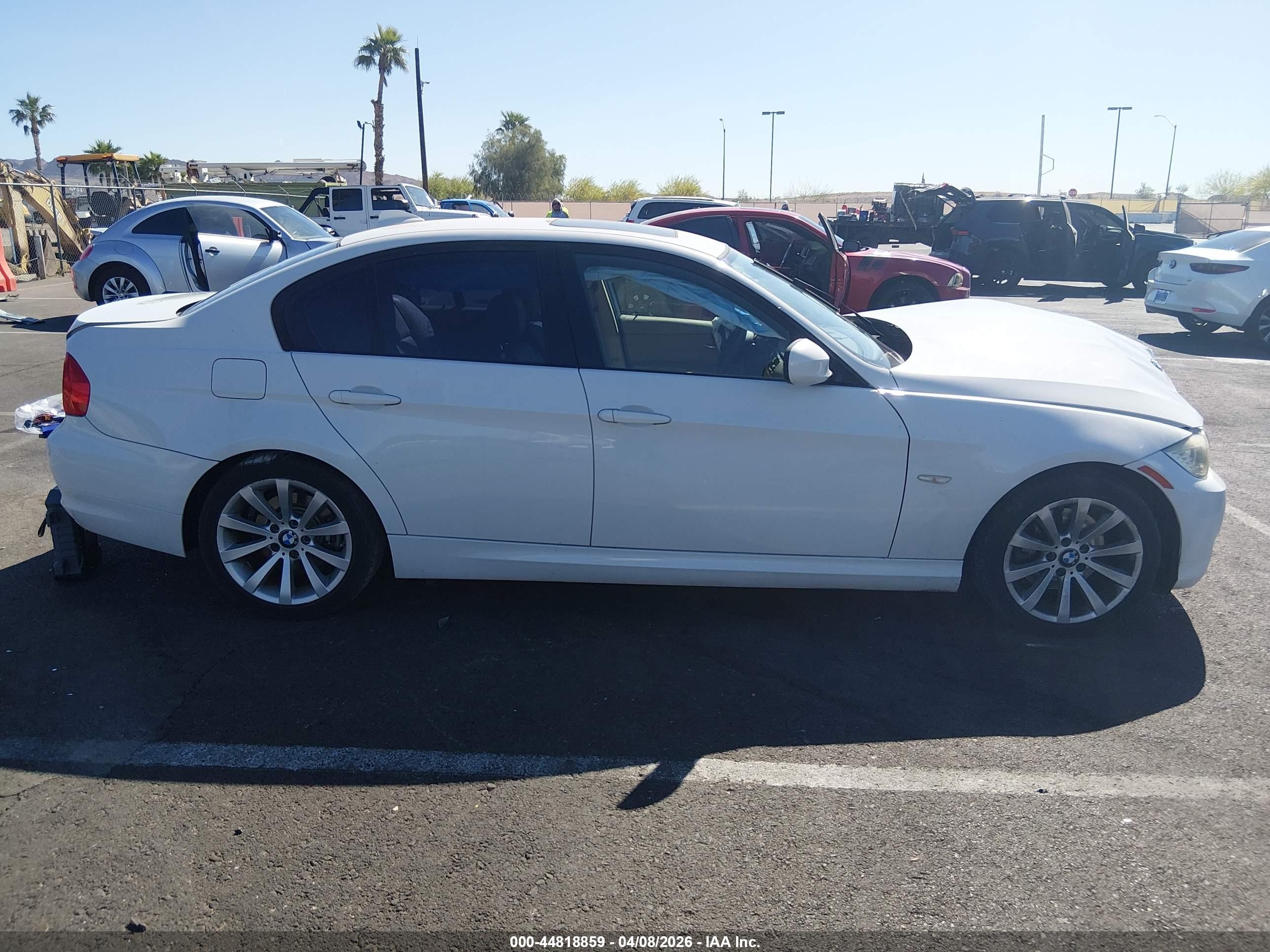 2011 Bmw 328i   White vin: WBAPH5G53BNM77417