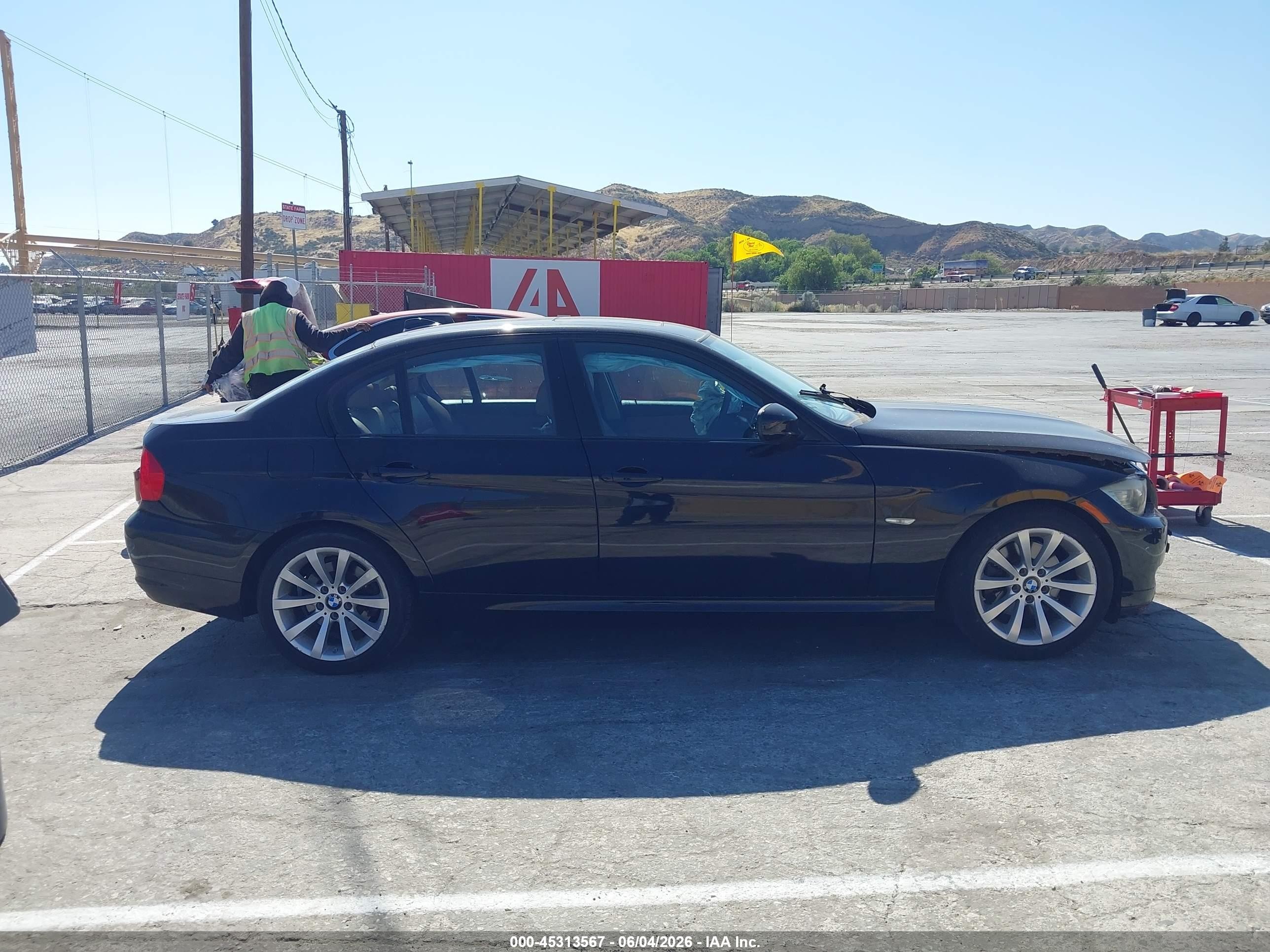 2011 Bmw 328i   Black vin: WBAPH5G53BNM83671