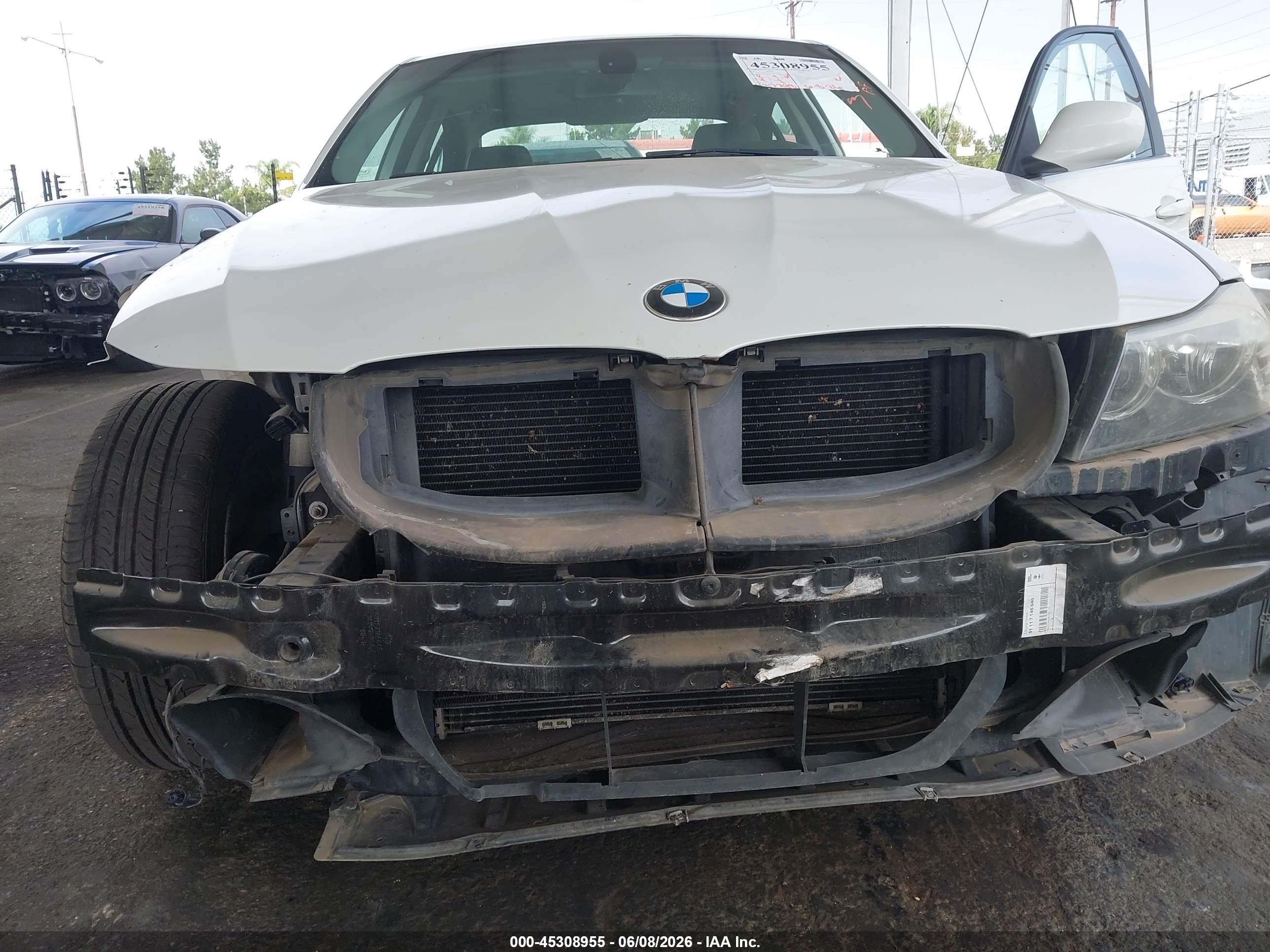 2010 Bmw 328i   Белый vin: WBAPH5G56ANM35306