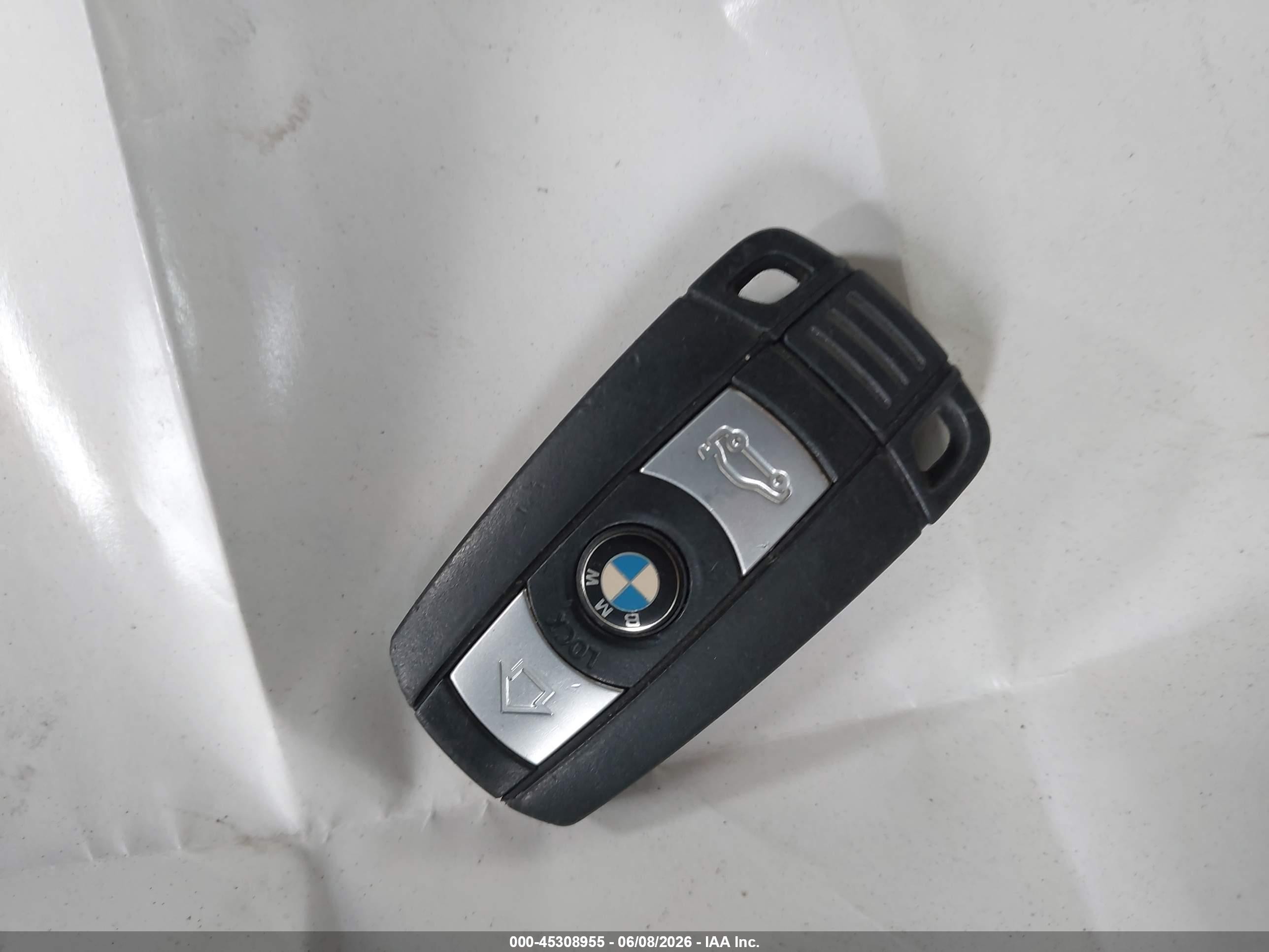 2010 Bmw 328i   Белый vin: WBAPH5G56ANM35306