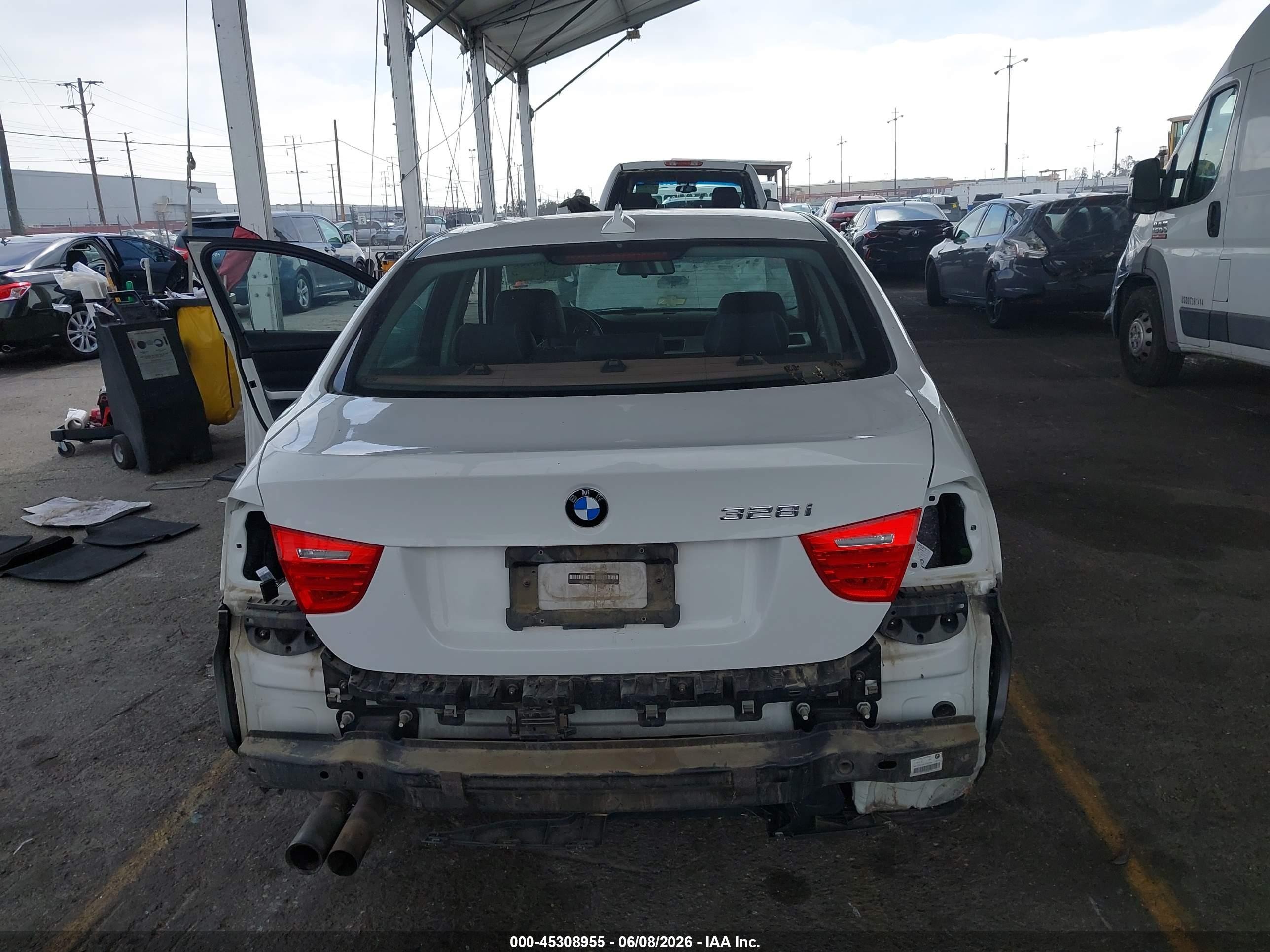 2010 Bmw 328i   Белый vin: WBAPH5G56ANM35306