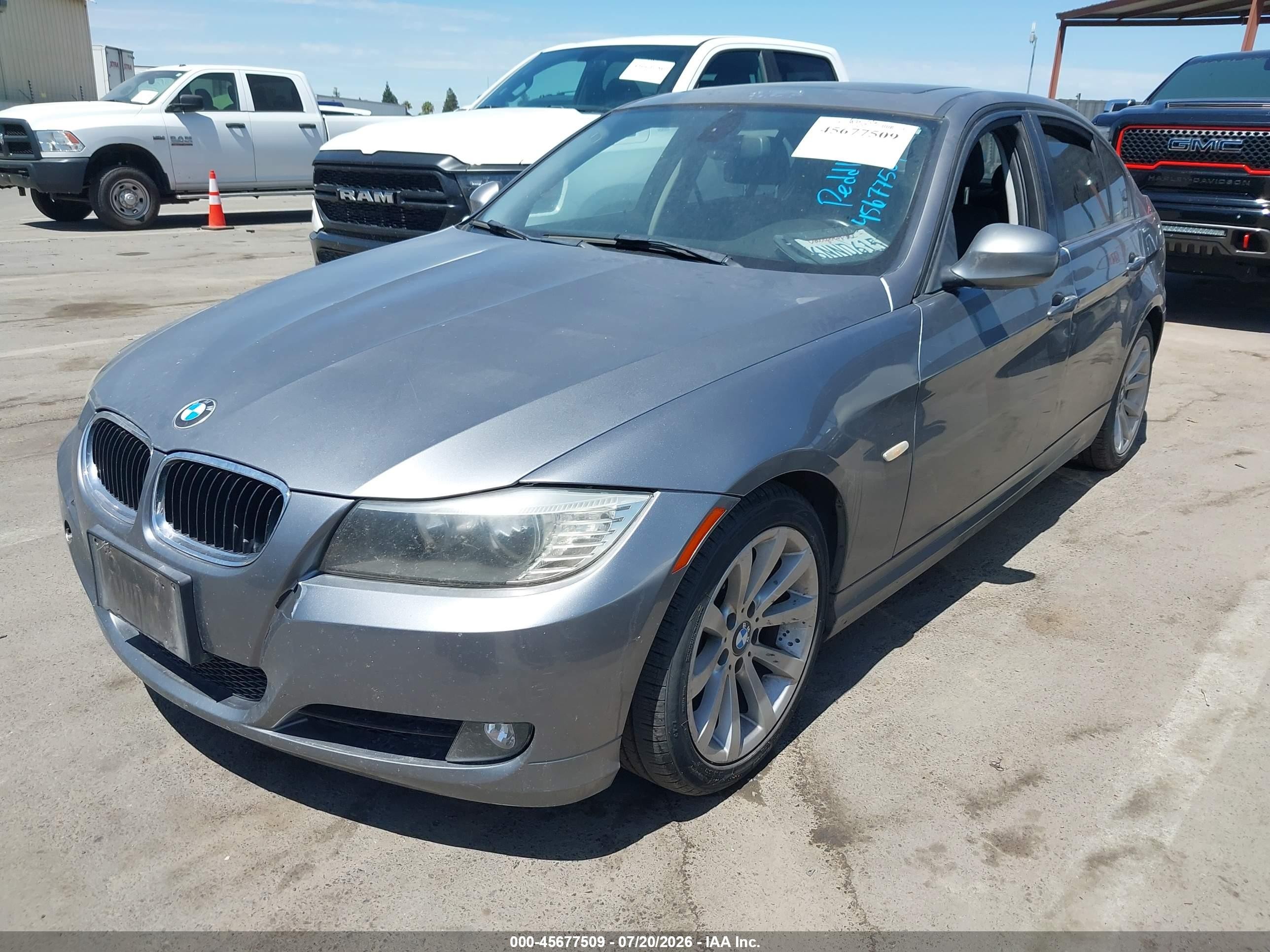 2011 Bmw 328i   Серый vin: WBAPH5G56BNM73281