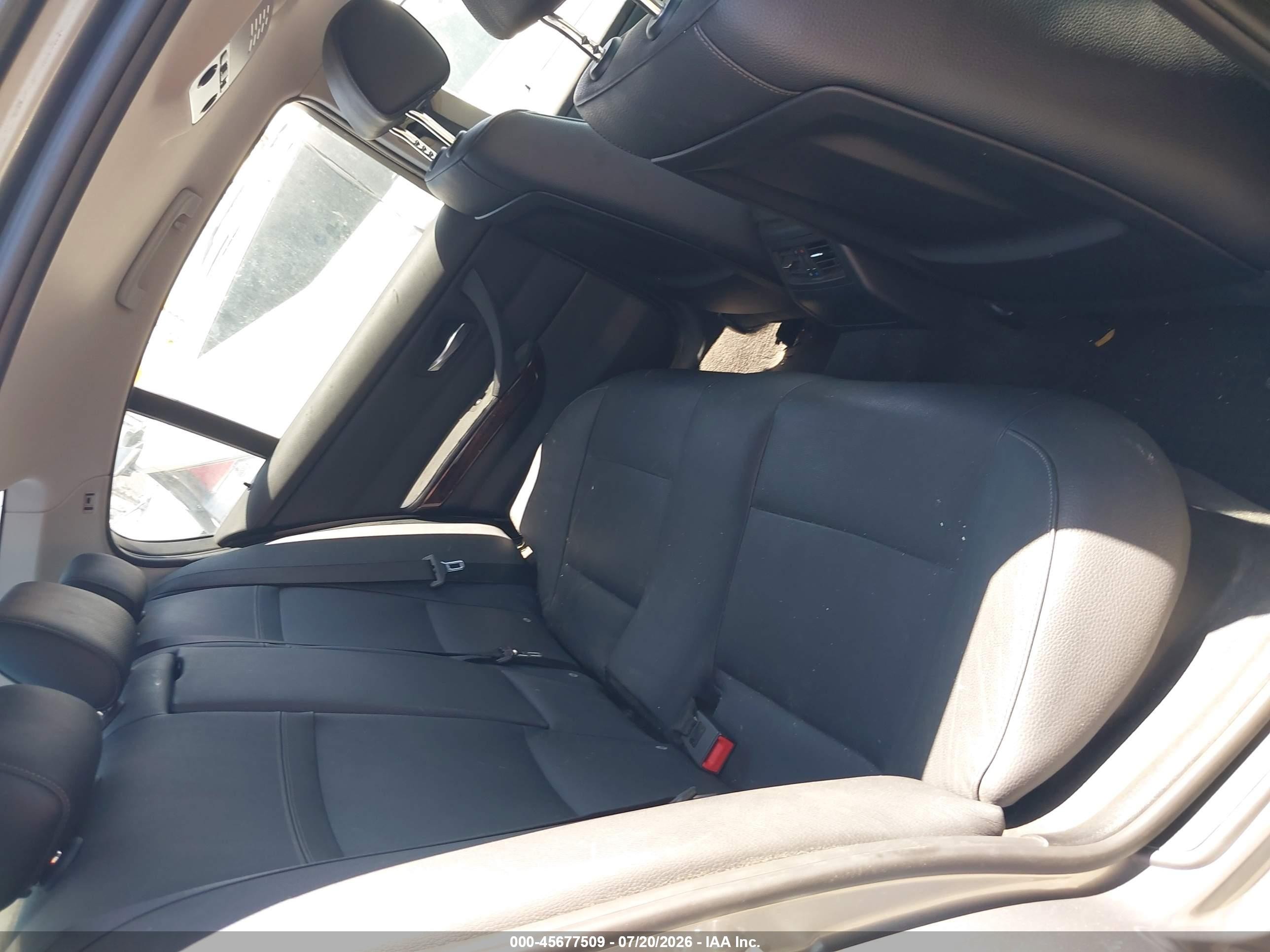 2011 Bmw 328i   Серый vin: WBAPH5G56BNM73281