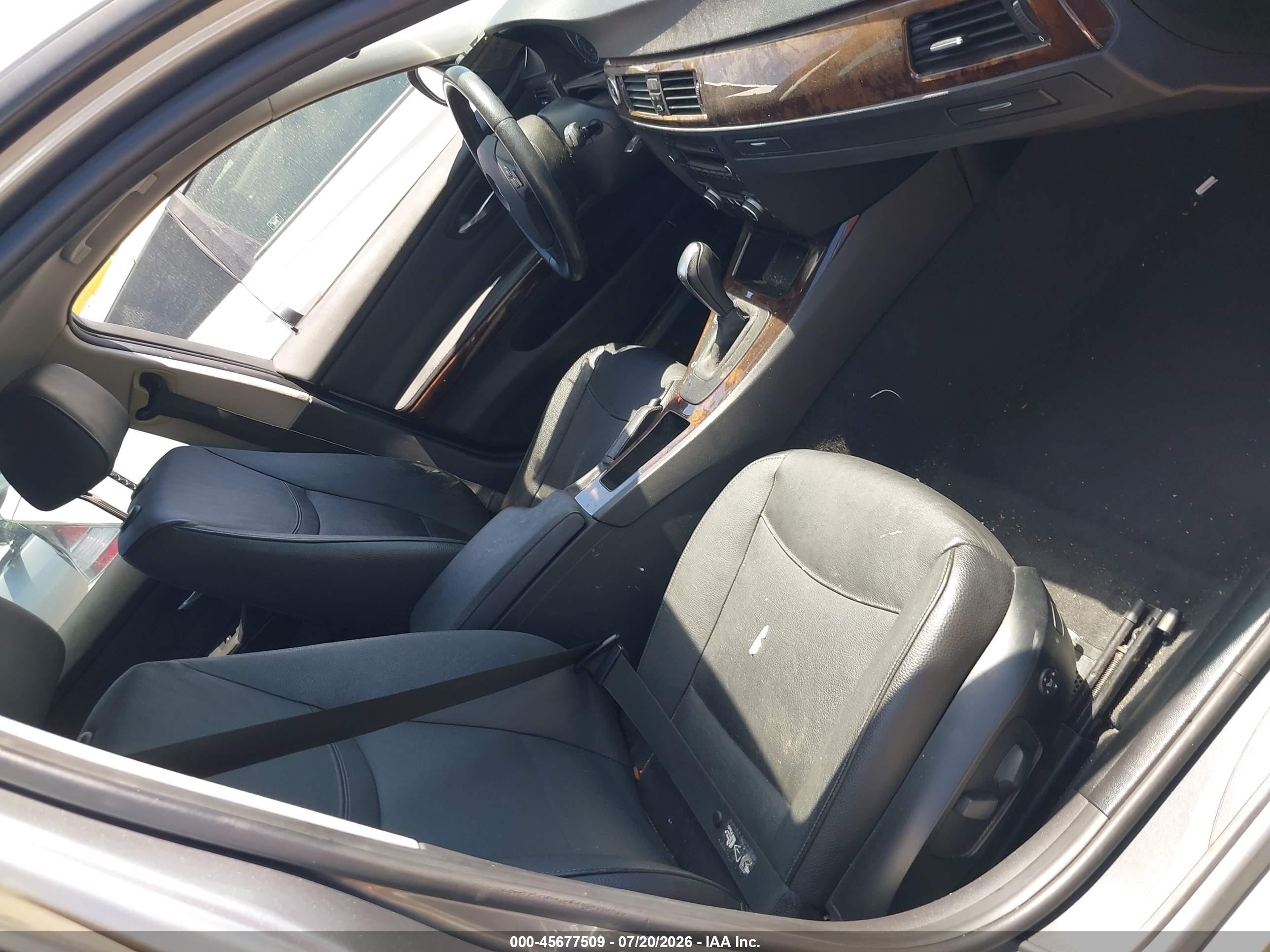 2011 Bmw 328i   Серый vin: WBAPH5G56BNM73281